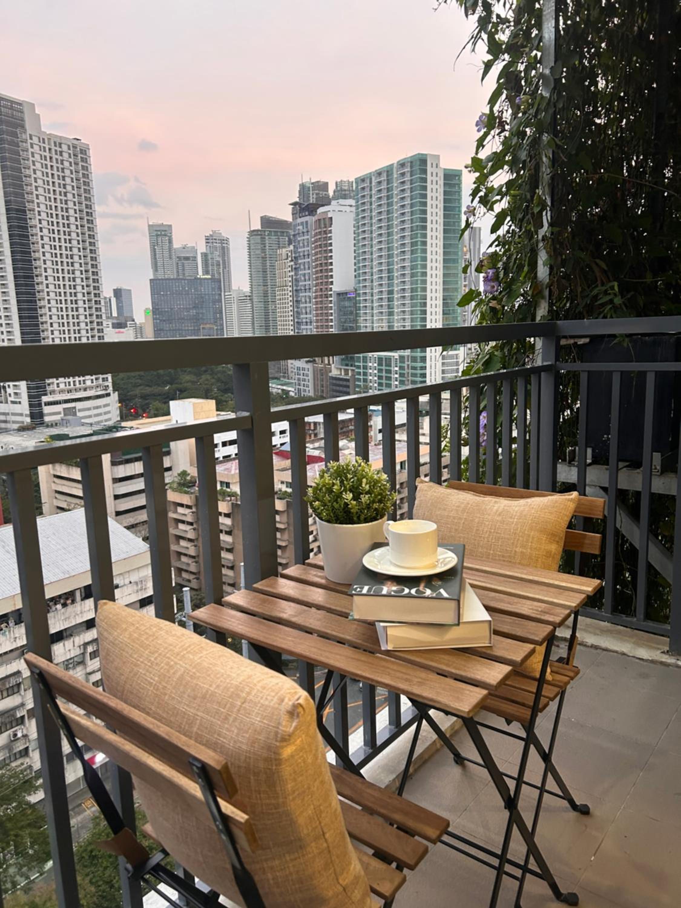 The Makati Suites at Red Residences, Premium Studio, City View, Makati CBD, Wi-fi