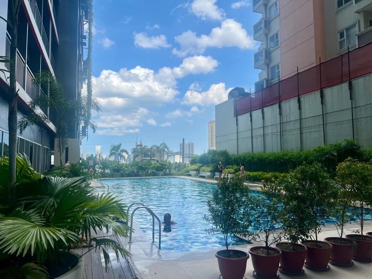 The Makati Suites at Red Residences, Premium Studio, City View, Makati CBD, Wi-fi