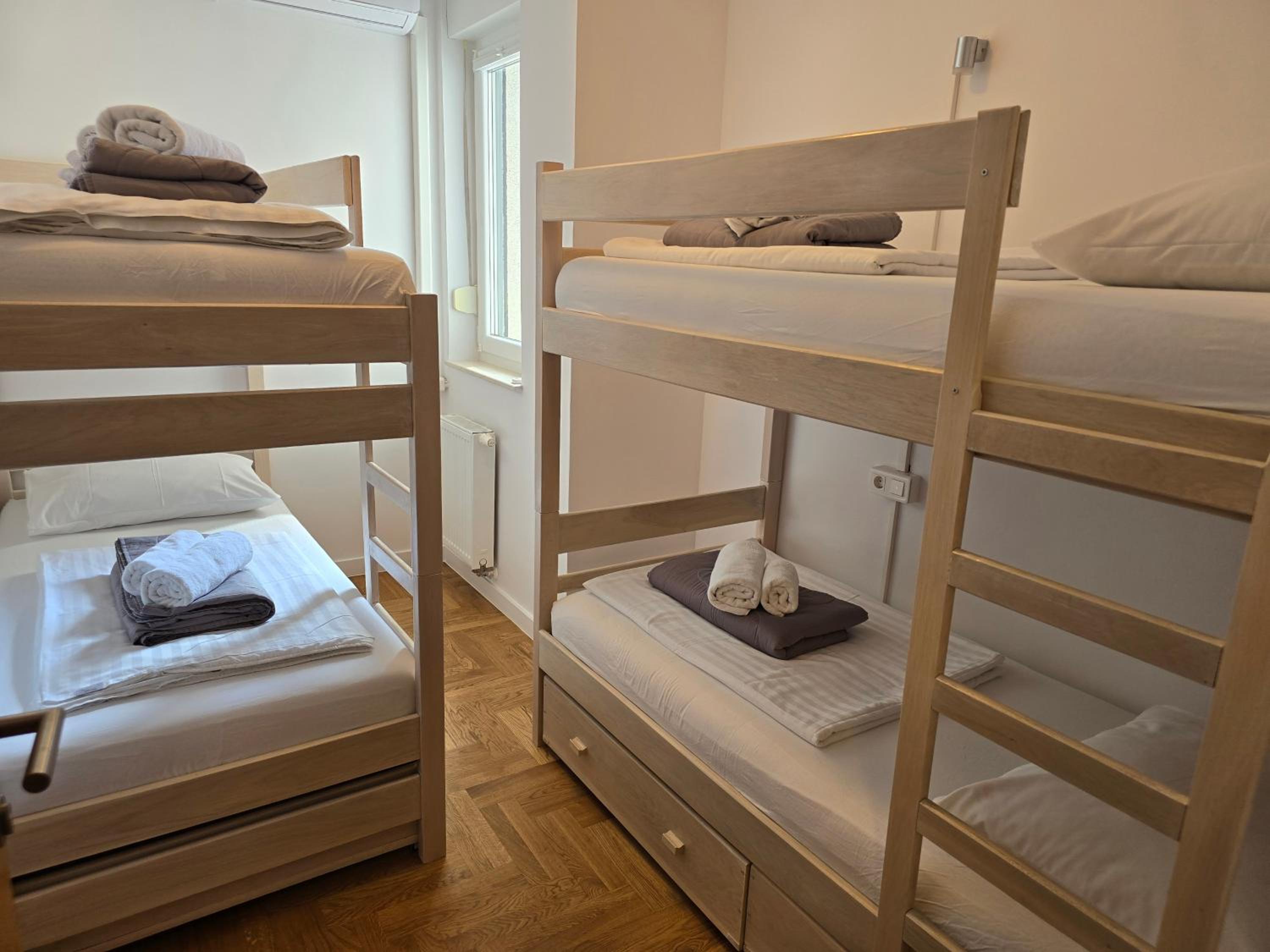 OSIJEK SPACE CENTAR - Self Check in, Free Private Parking
