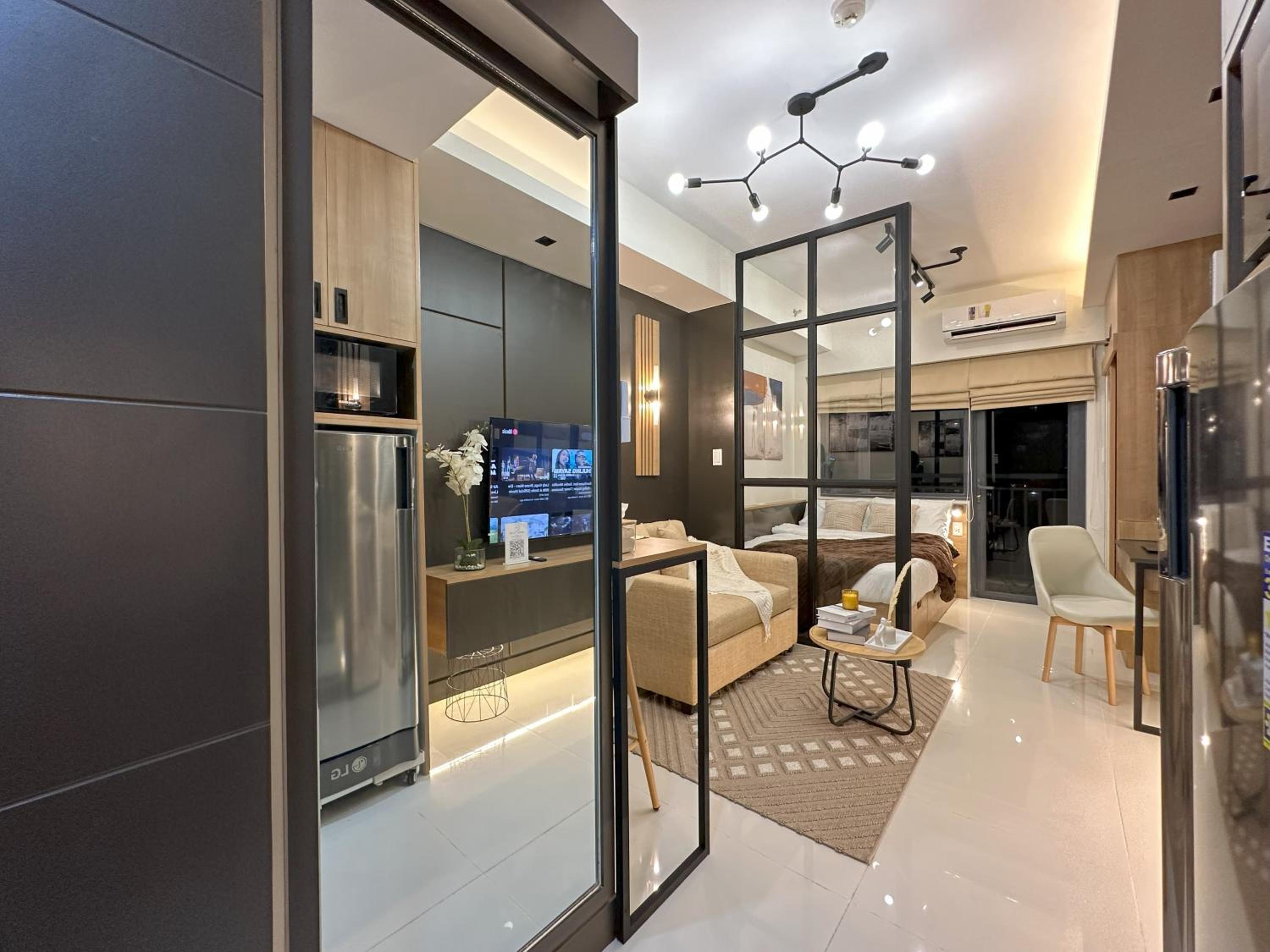 The Makati Suites at Red Residences, Premium Studio, City View, Makati CBD, Wi-fi