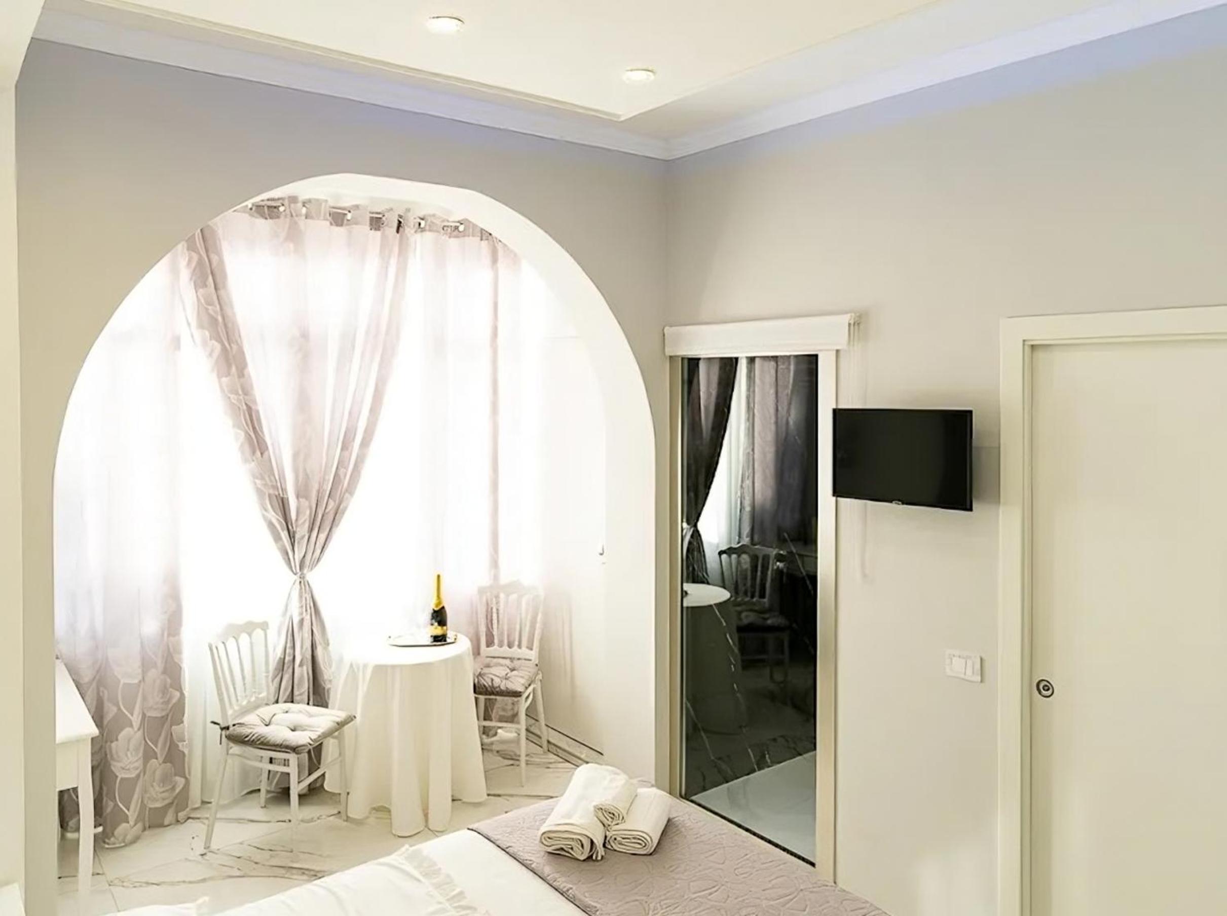 Elegance Room
