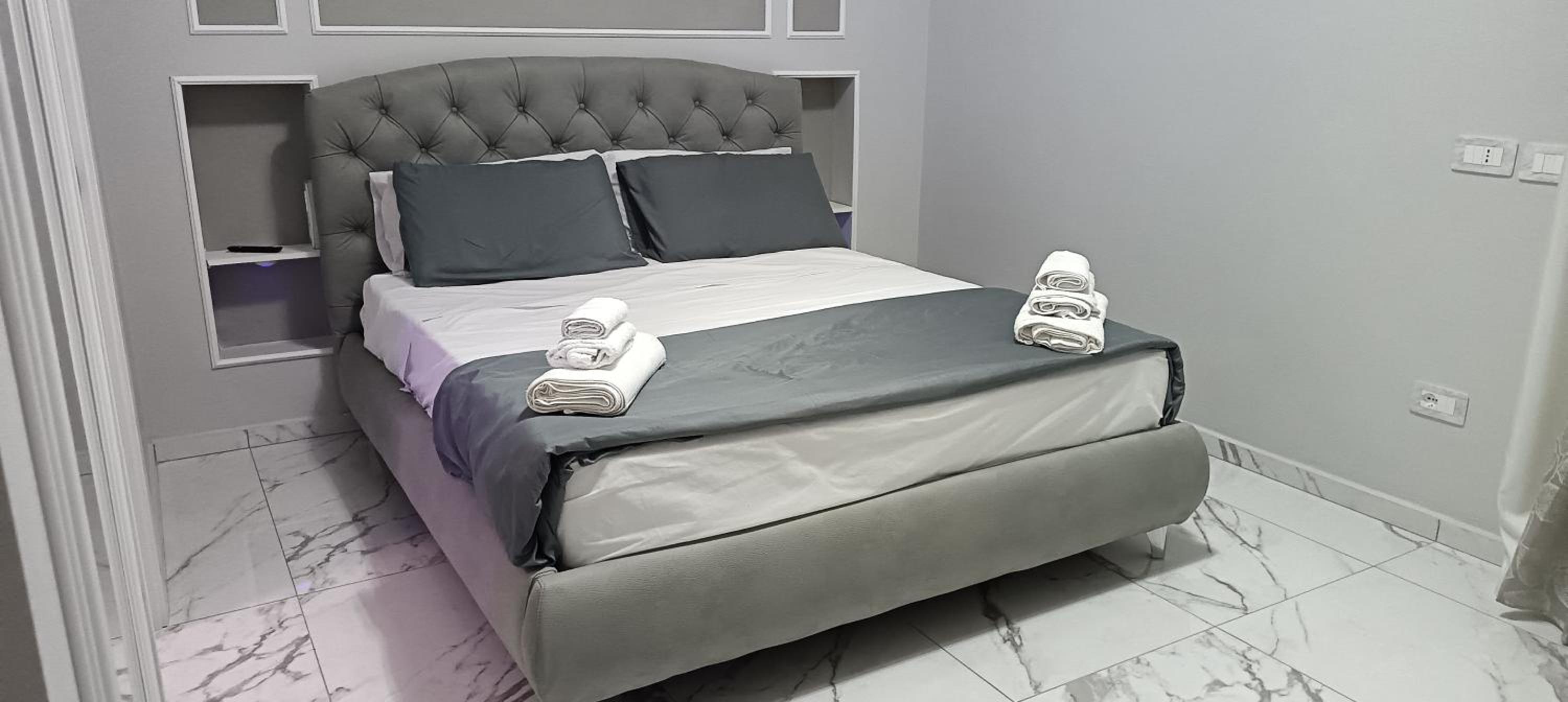 Elegance Room