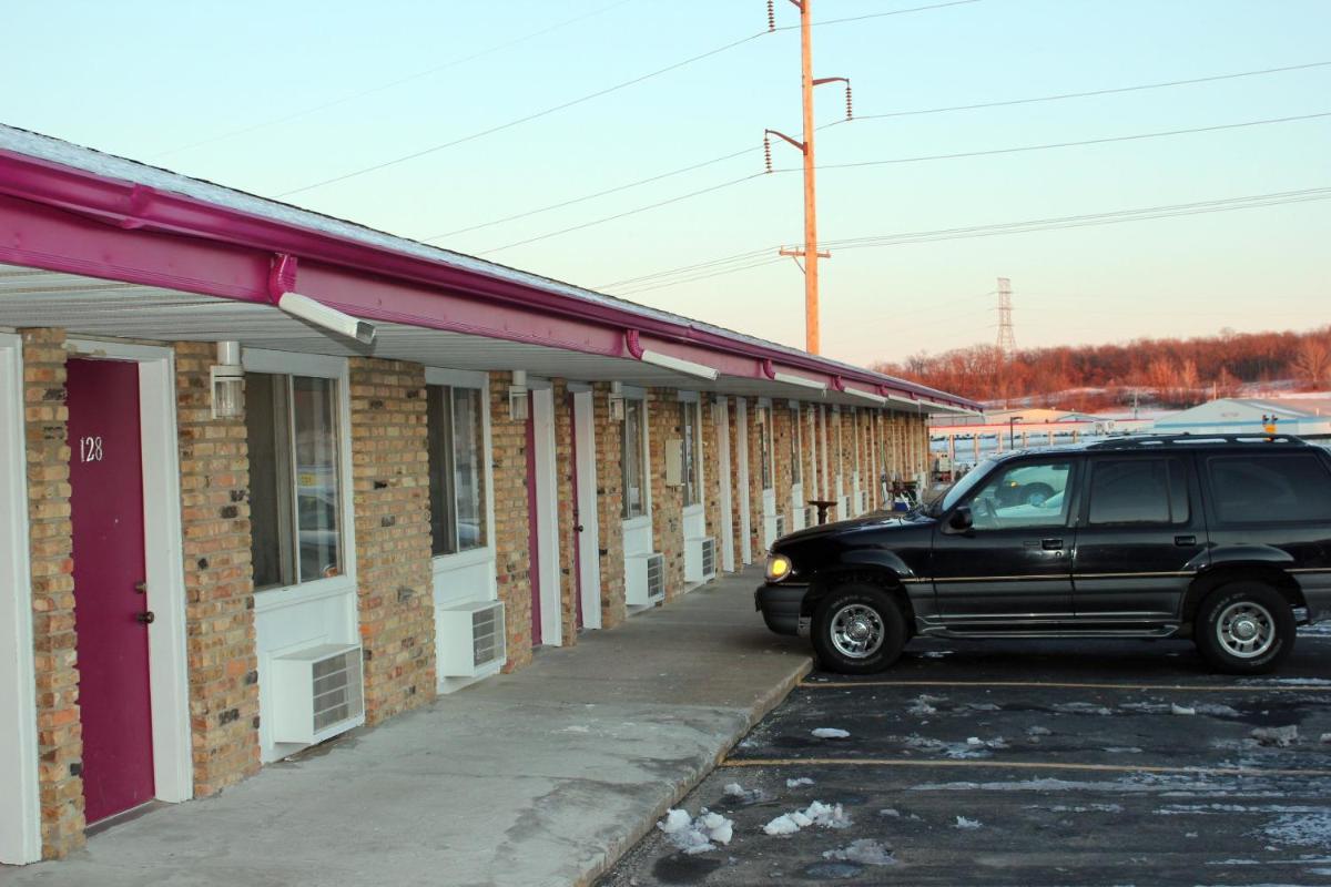 Valustay Inn Shakopee - Property Image 5