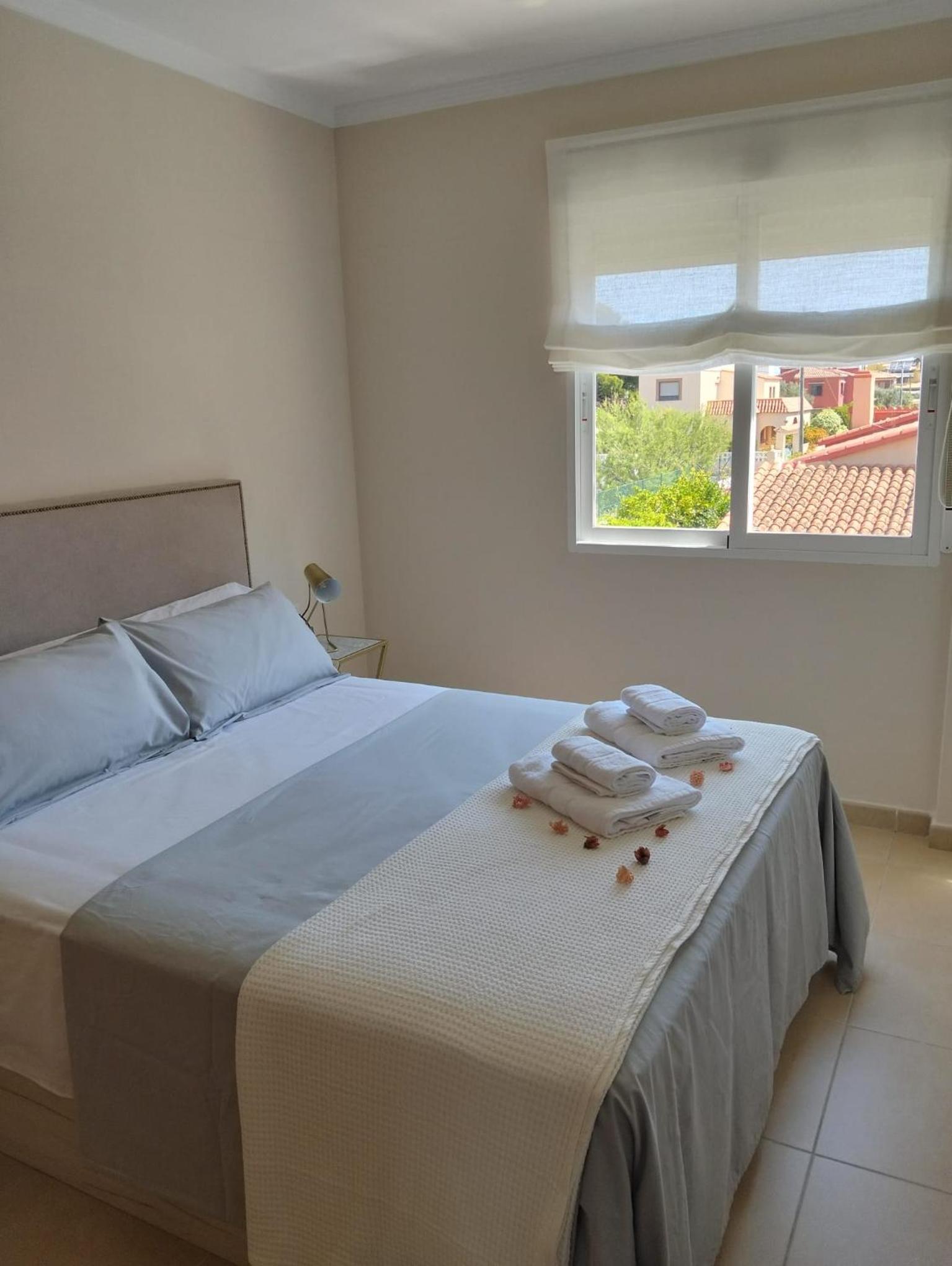 DENIA Playa Santa Ana Adosados - Cómodo apartamento con Piscina, Terraza y Parking, a 2 minutos de la playa