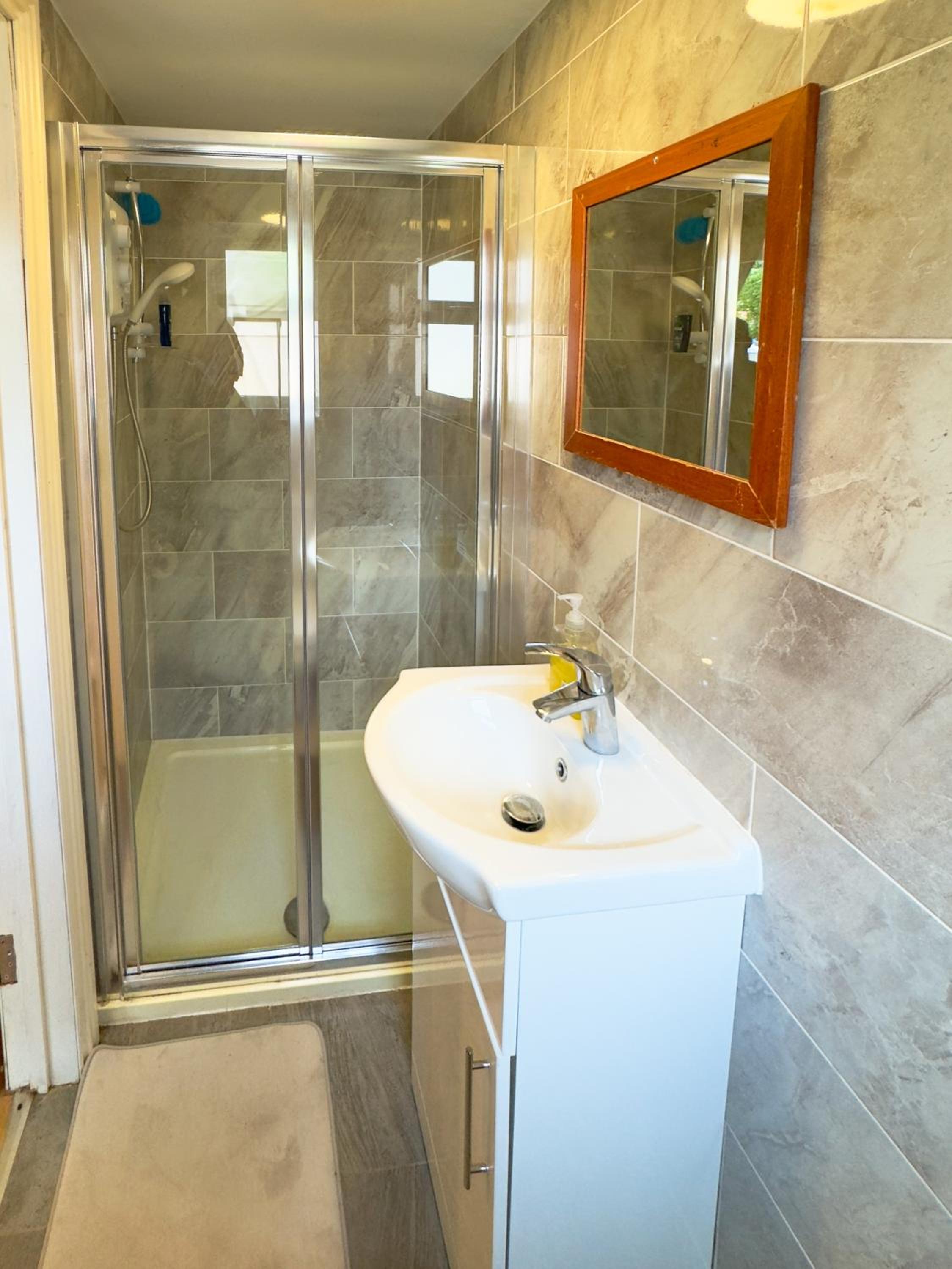 Heathrow Lodge BnB