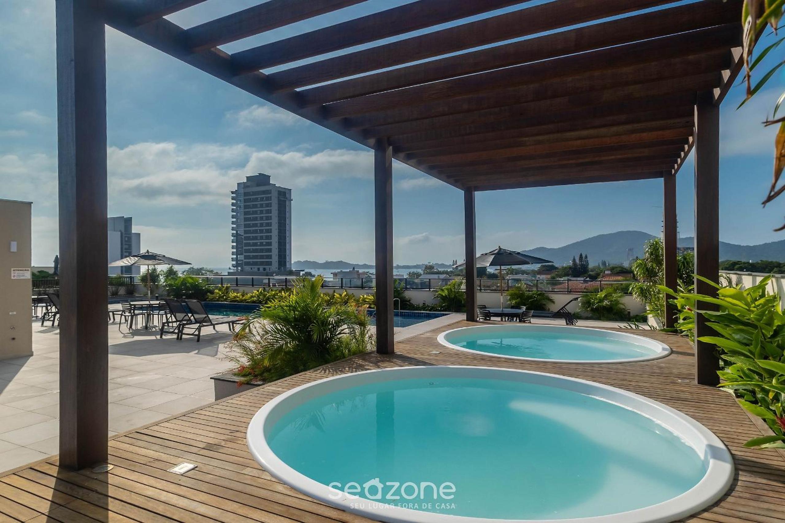 Full stay with pool 400m from Armação Beach - SKL