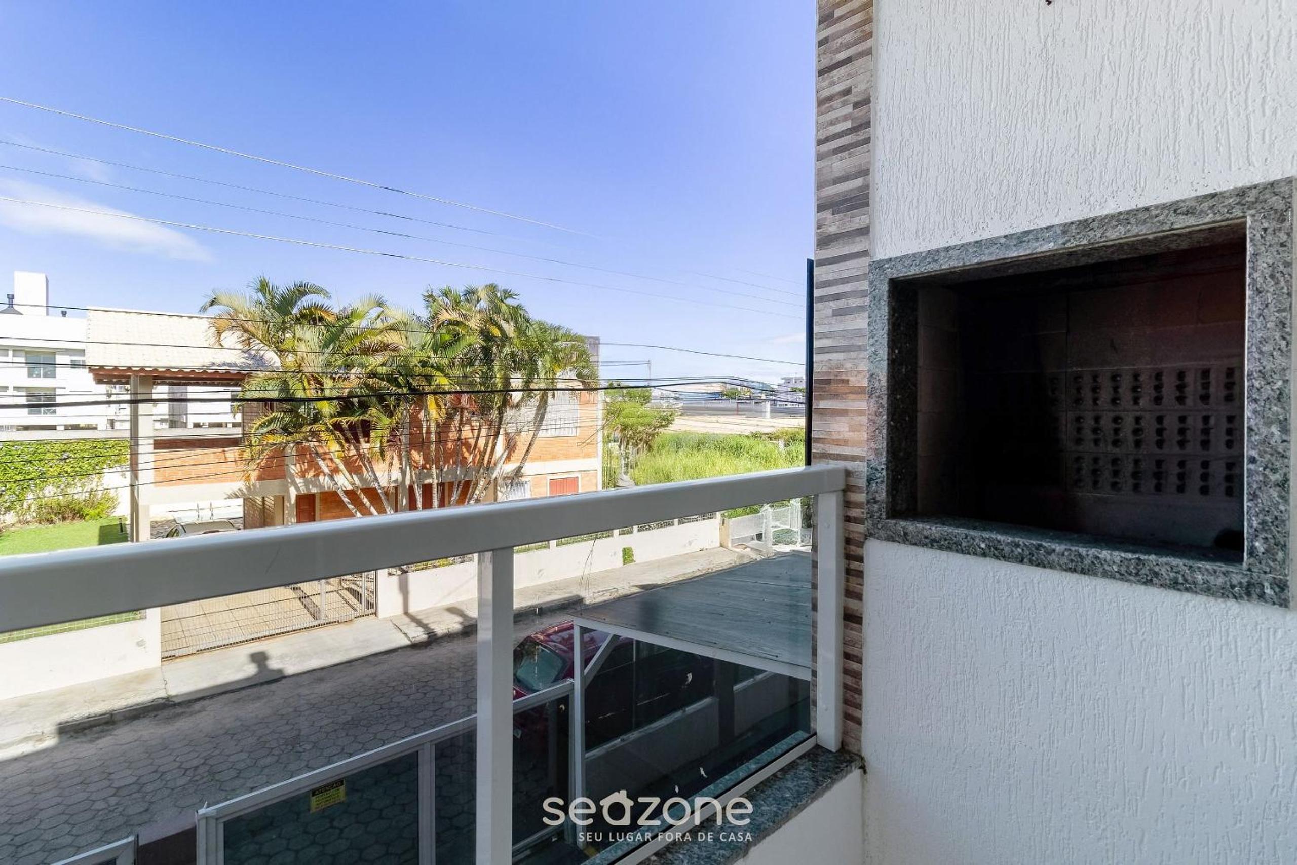 Ap w/BBQ 2 Bedrooms 900m from the Beach - ROB203
