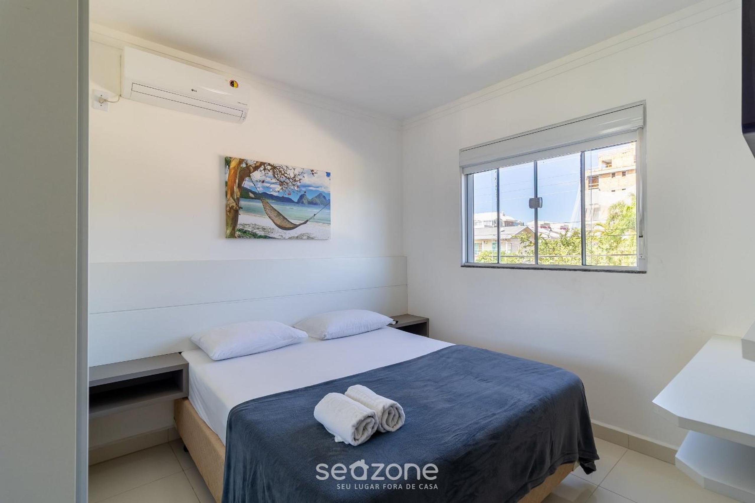 Ap w/BBQ 2 Bedrooms 900m from the Beach - ROB203