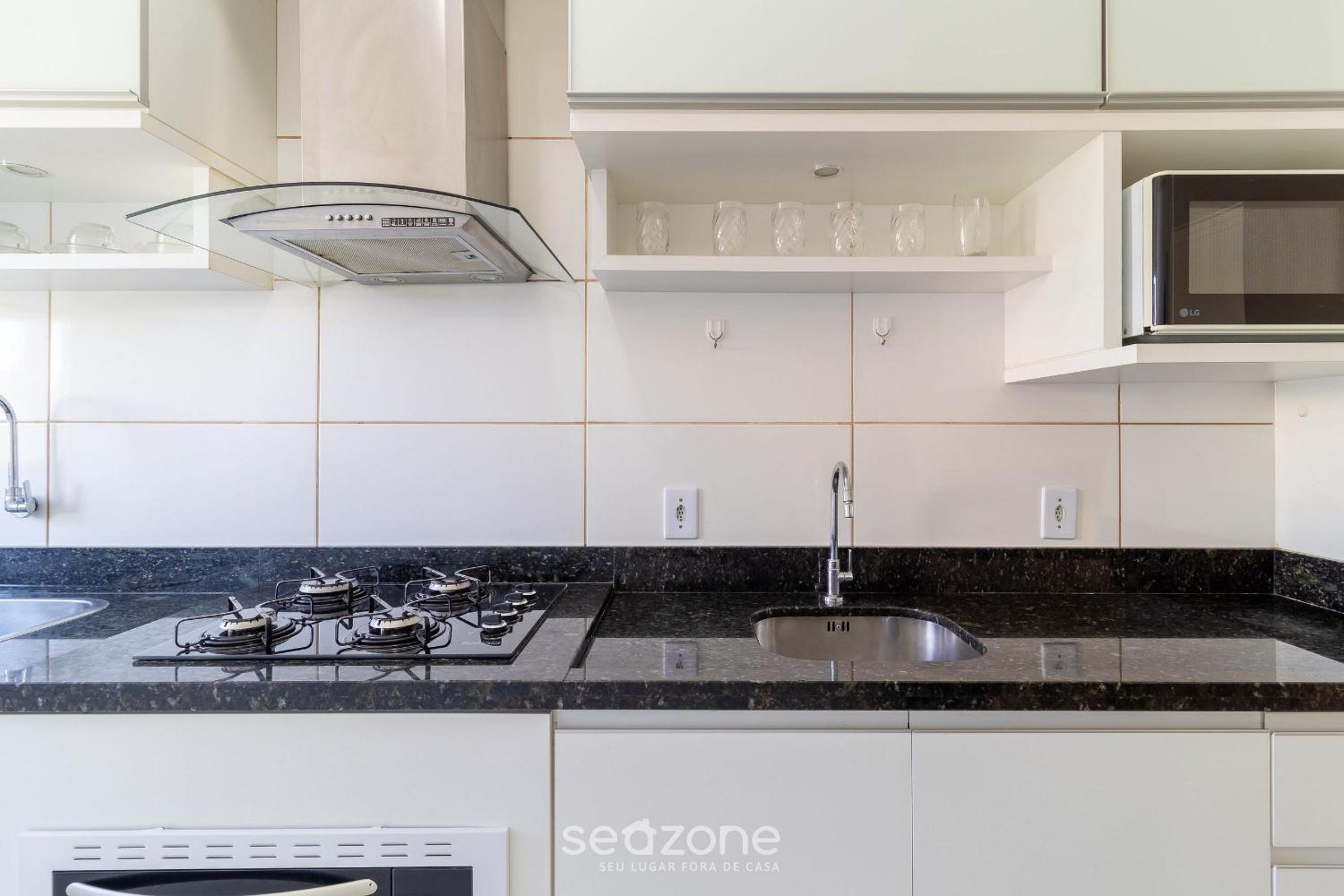 Ap w/BBQ 2 Bedrooms 900m from the Beach - ROB203