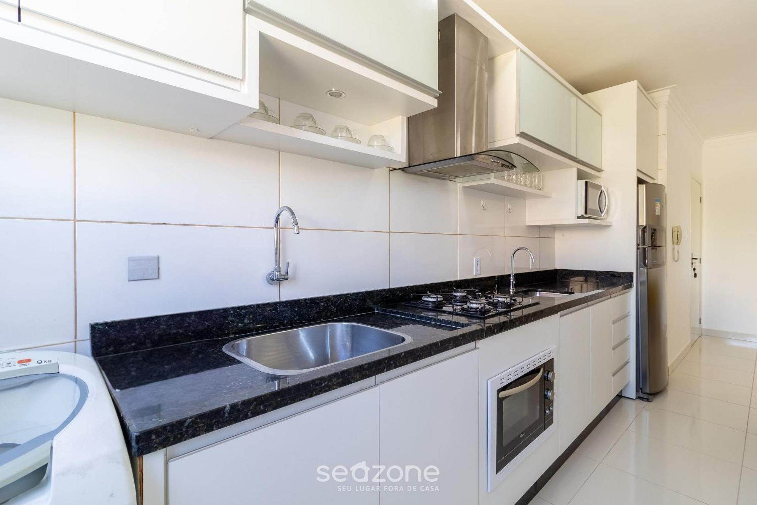 Ap w/BBQ 2 Bedrooms 900m from the Beach - ROB203