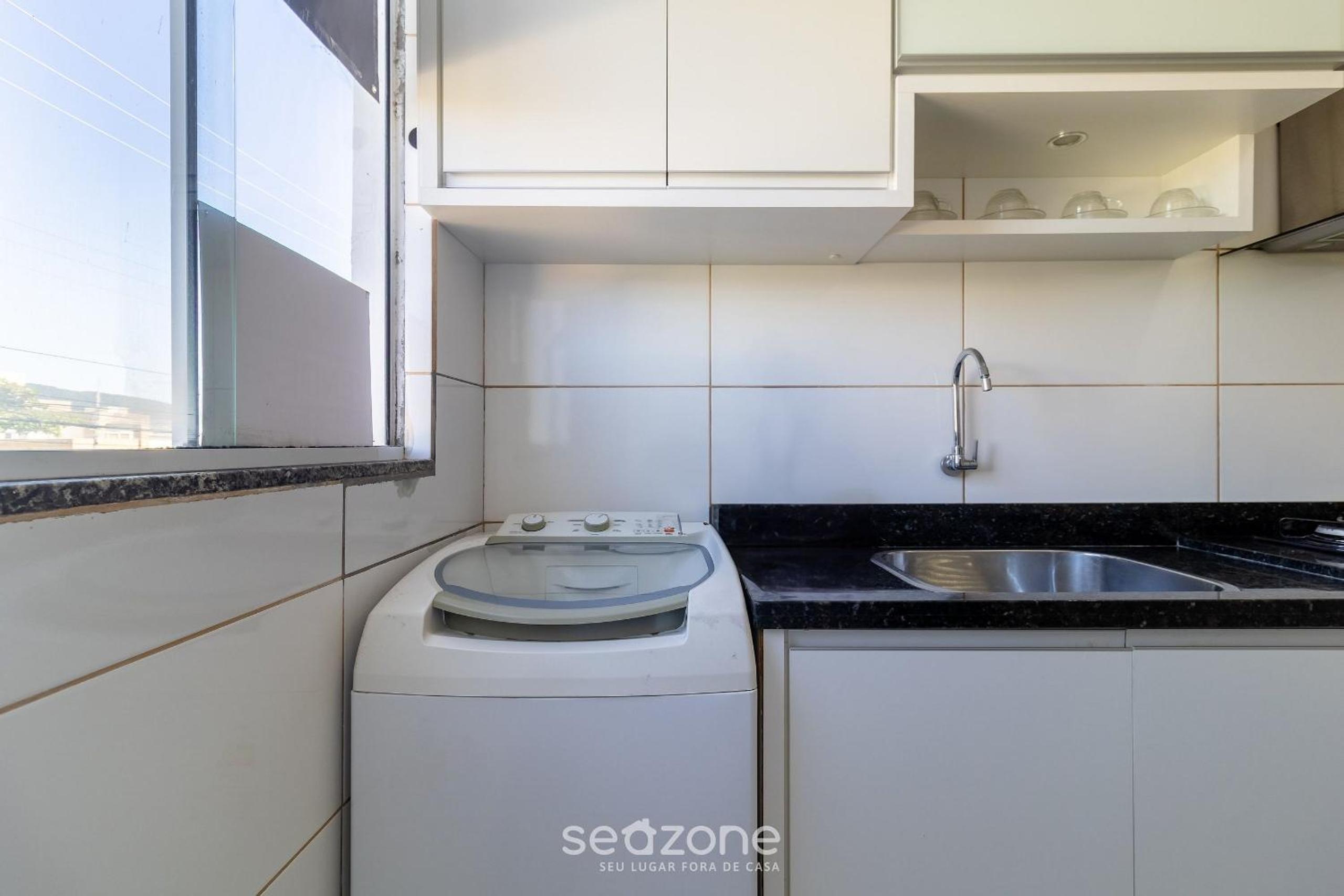Ap w/BBQ 2 Bedrooms 900m from the Beach - ROB203