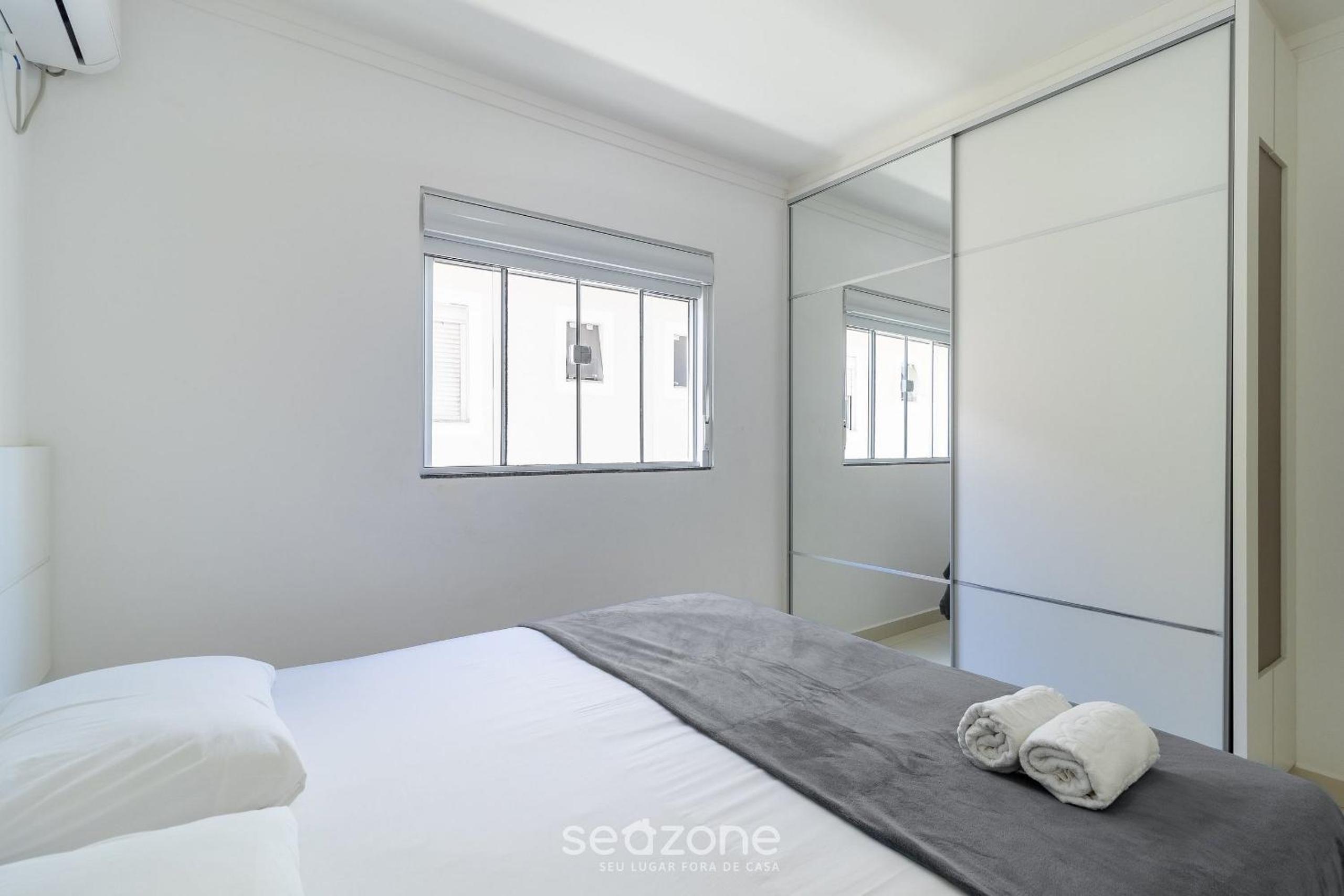 Ap w/BBQ 2 Bedrooms 900m from the Beach - ROB203