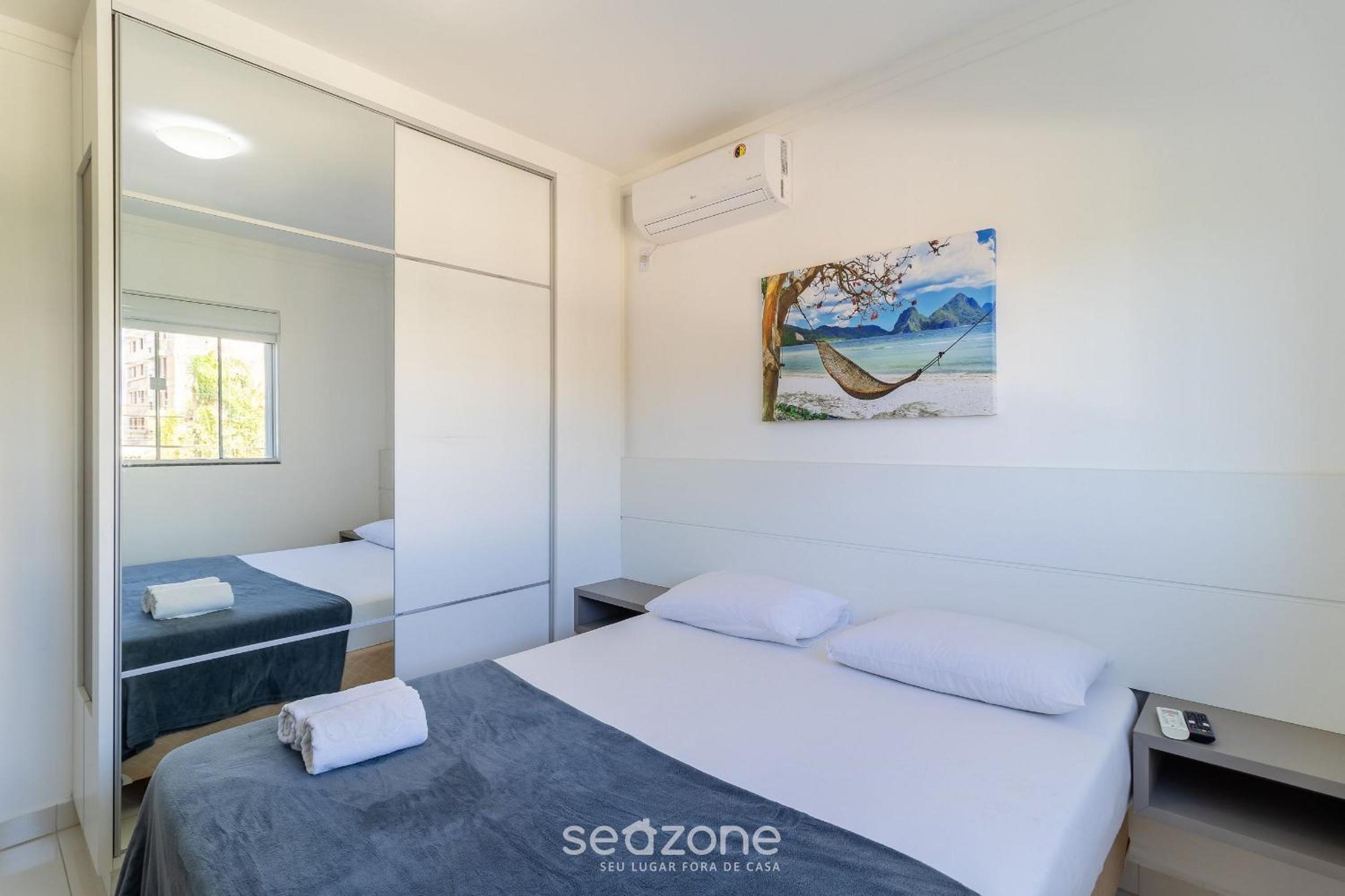 Ap w/BBQ 2 Bedrooms 900m from the Beach - ROB203