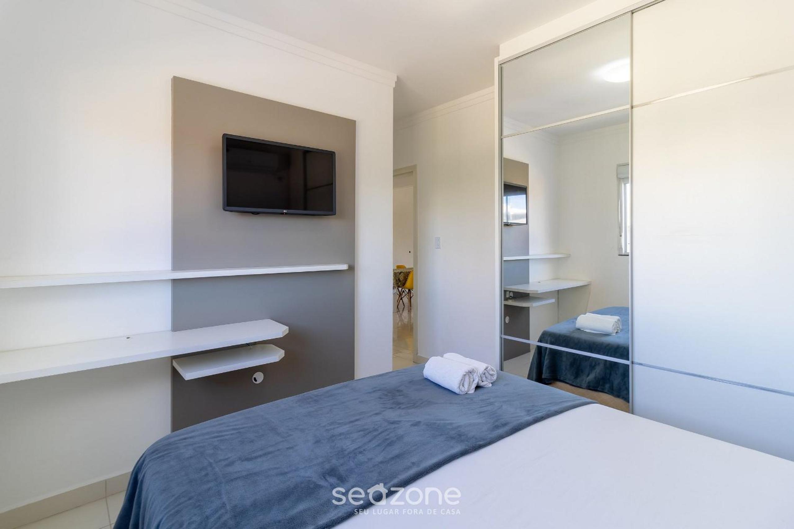 Ap w/BBQ 2 Bedrooms 900m from the Beach - ROB203