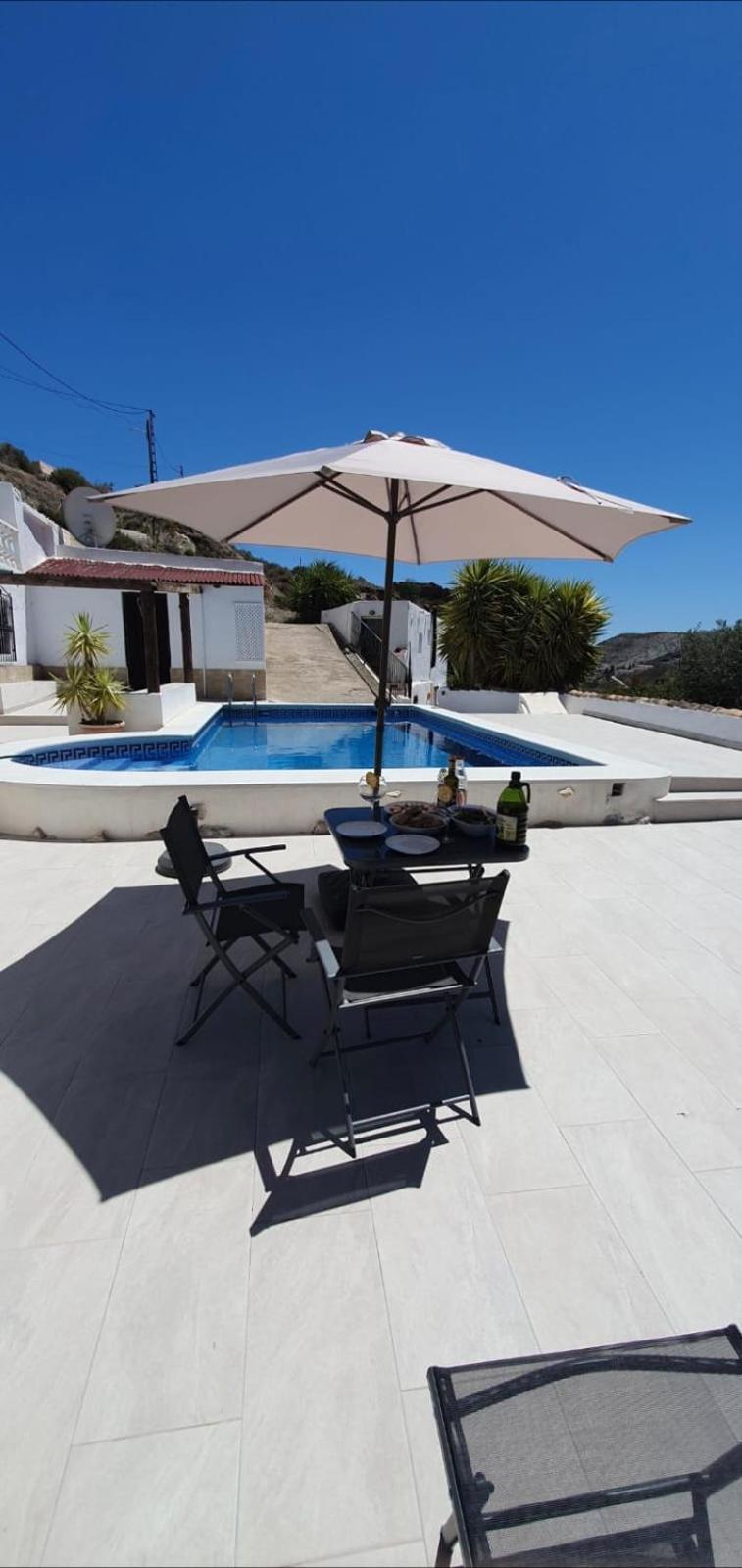 Casa Tomaddi - House & apartment with private pool & games room