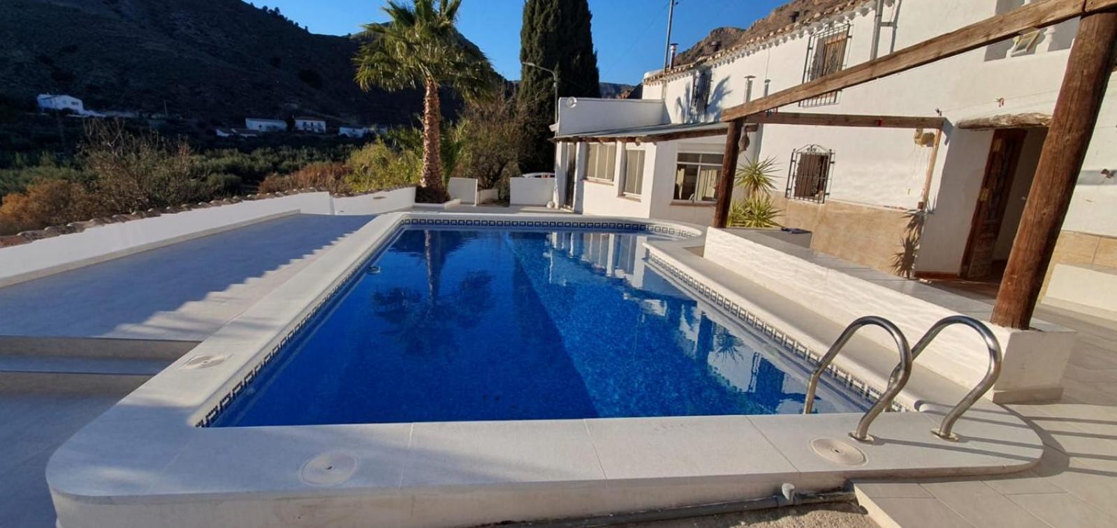 Casa Tomaddi - House & apartment with private pool & games room