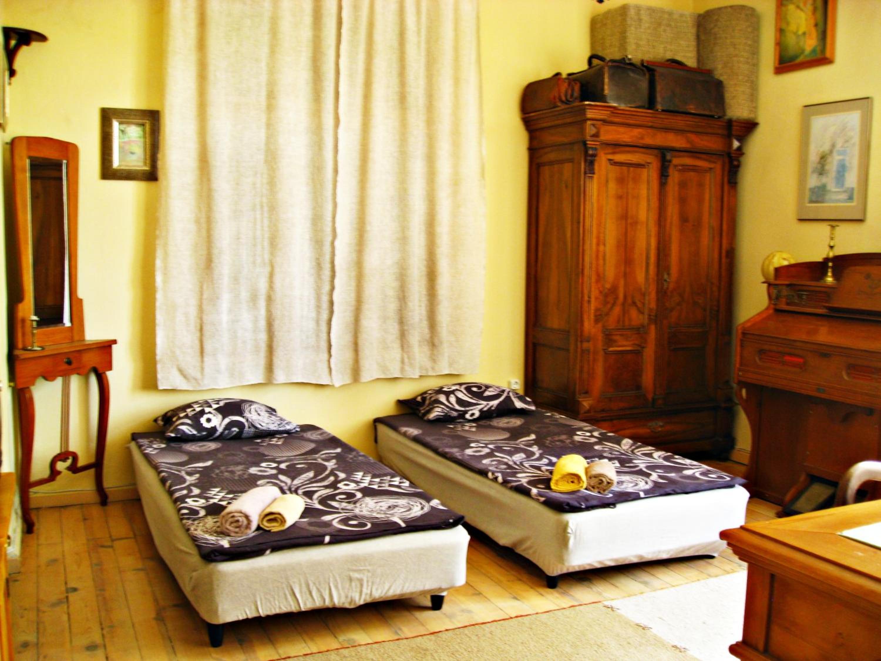 Photo 8