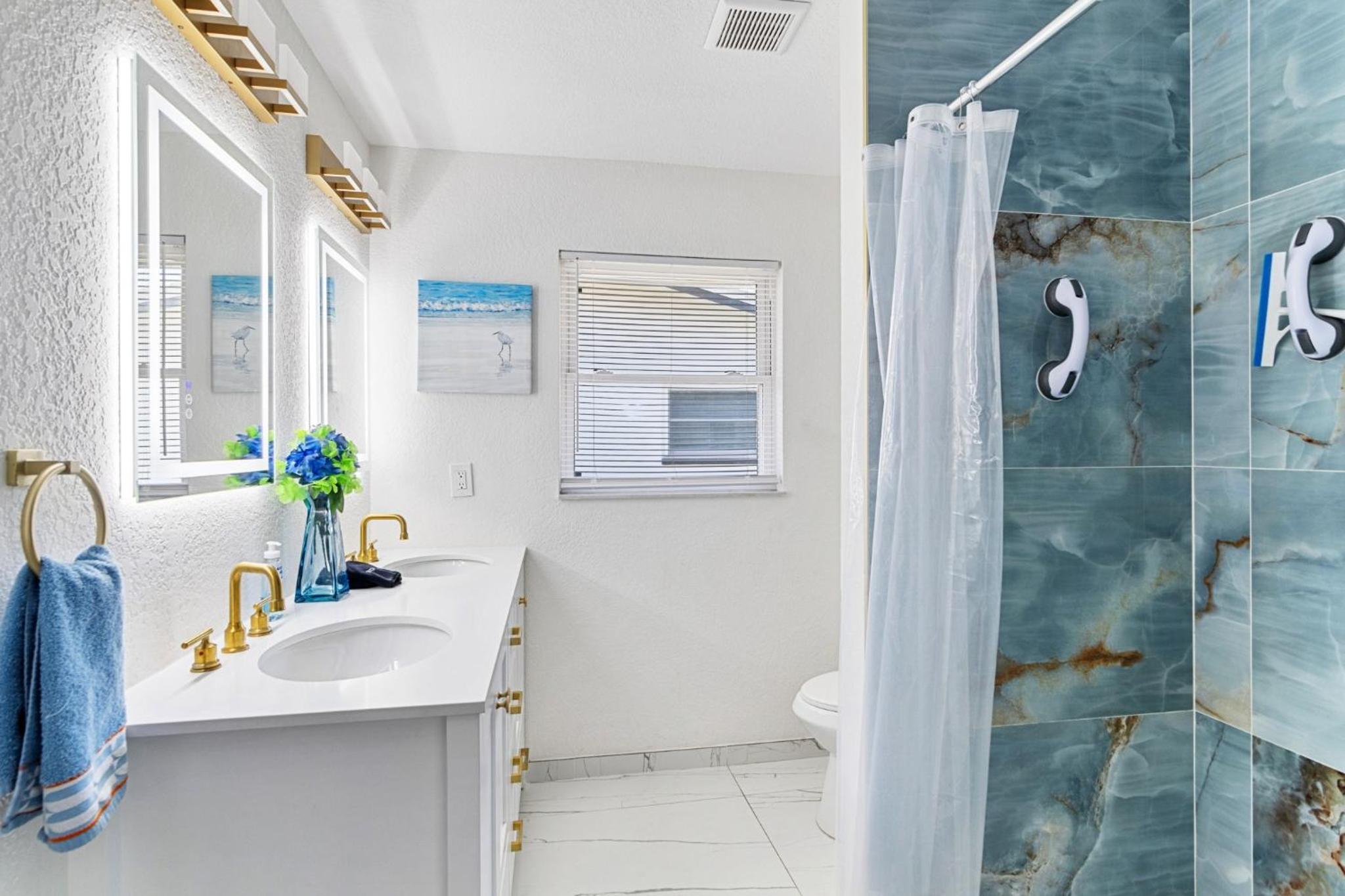 Largo, Fl Heated Pool 8 Beds 1 Mile to Beach Pets