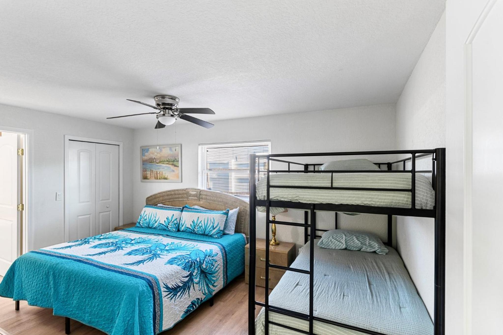 Largo, Fl Heated Pool 8 Beds 1 Mile to Beach Pets