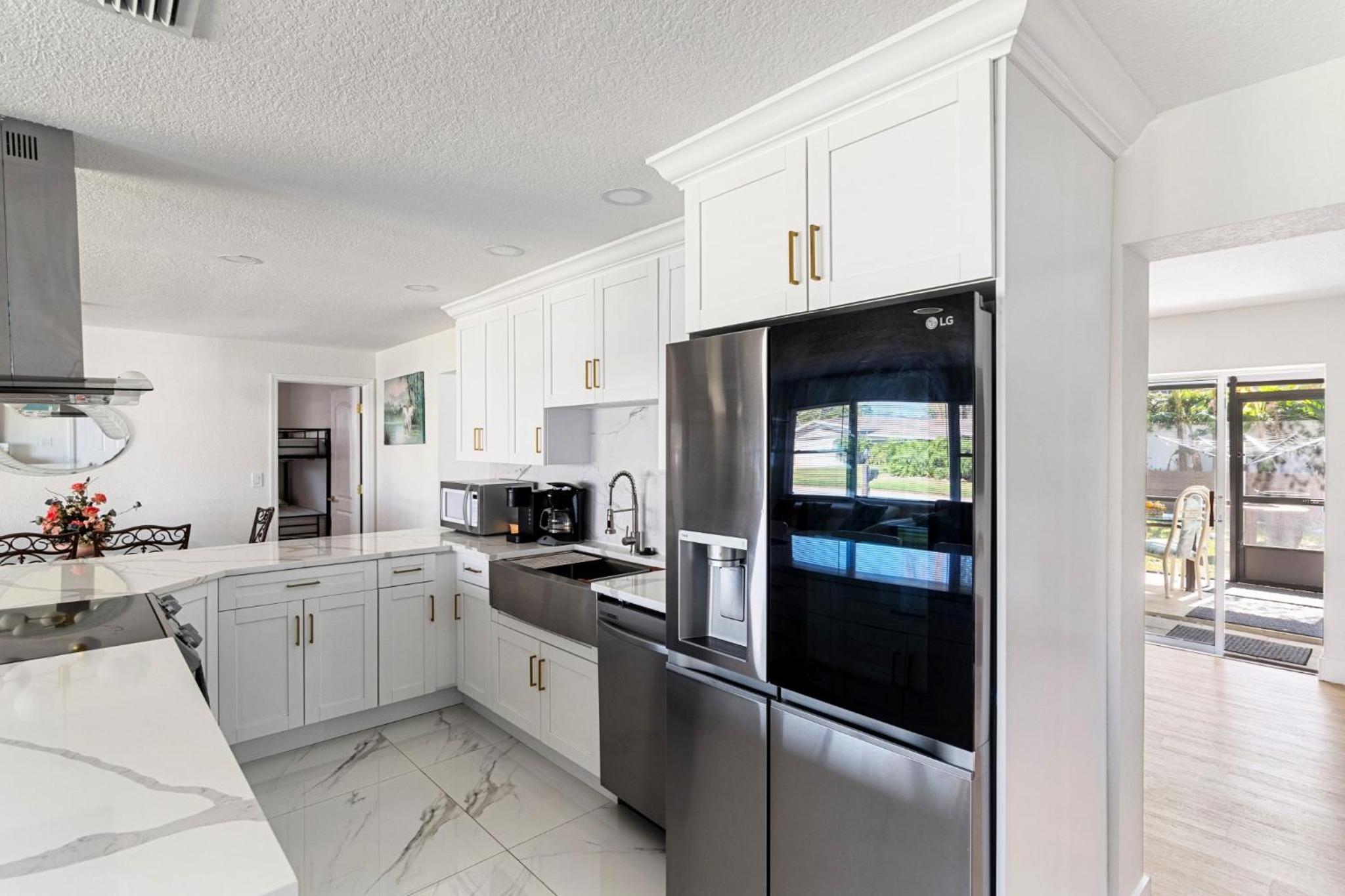 Largo, Fl Heated Pool 8 Beds 1 Mile to Beach Pets