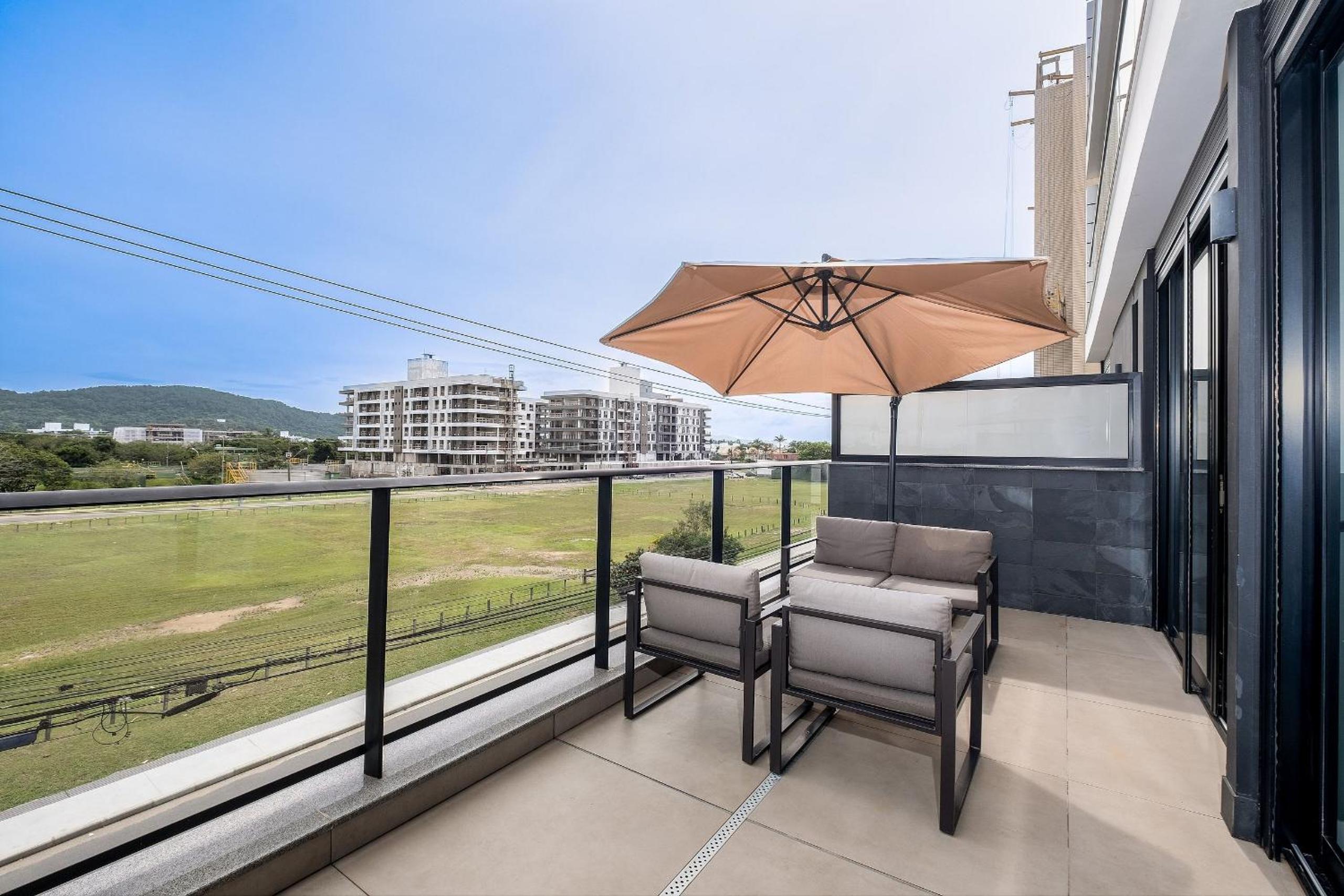Apartment with/pool in Jurerê Internacional EPC204