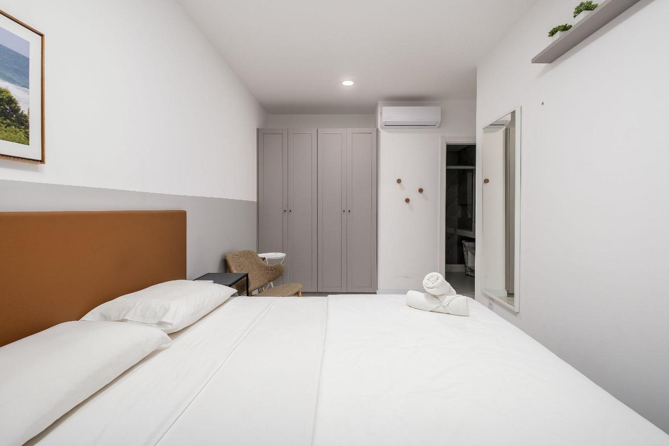 Apartment with/pool in Jurerê Internacional EPC204