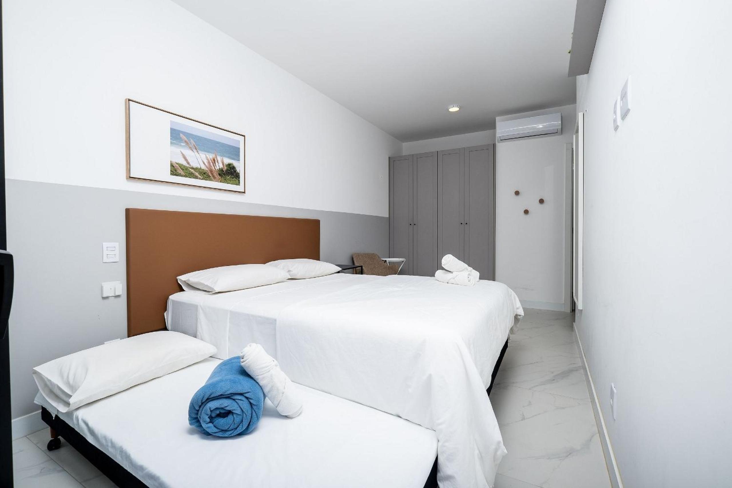 Apartment with/pool in Jurerê Internacional EPC204