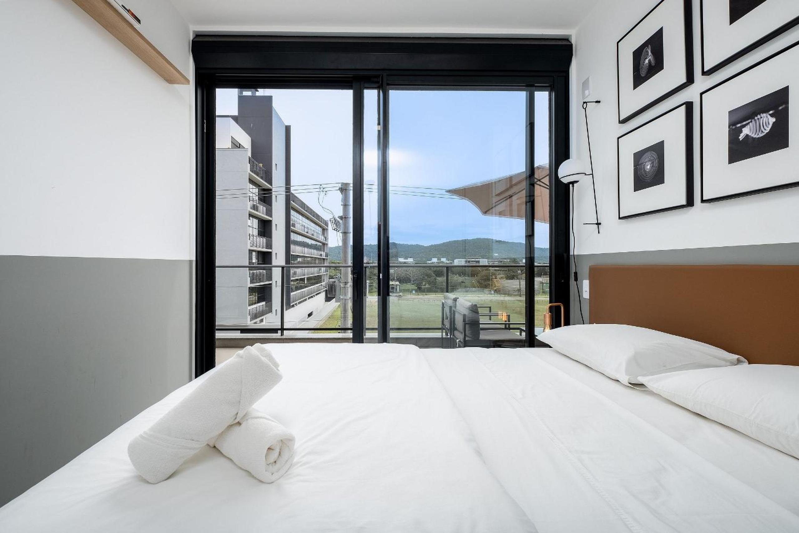 Apartment with/pool in Jurerê Internacional EPC204