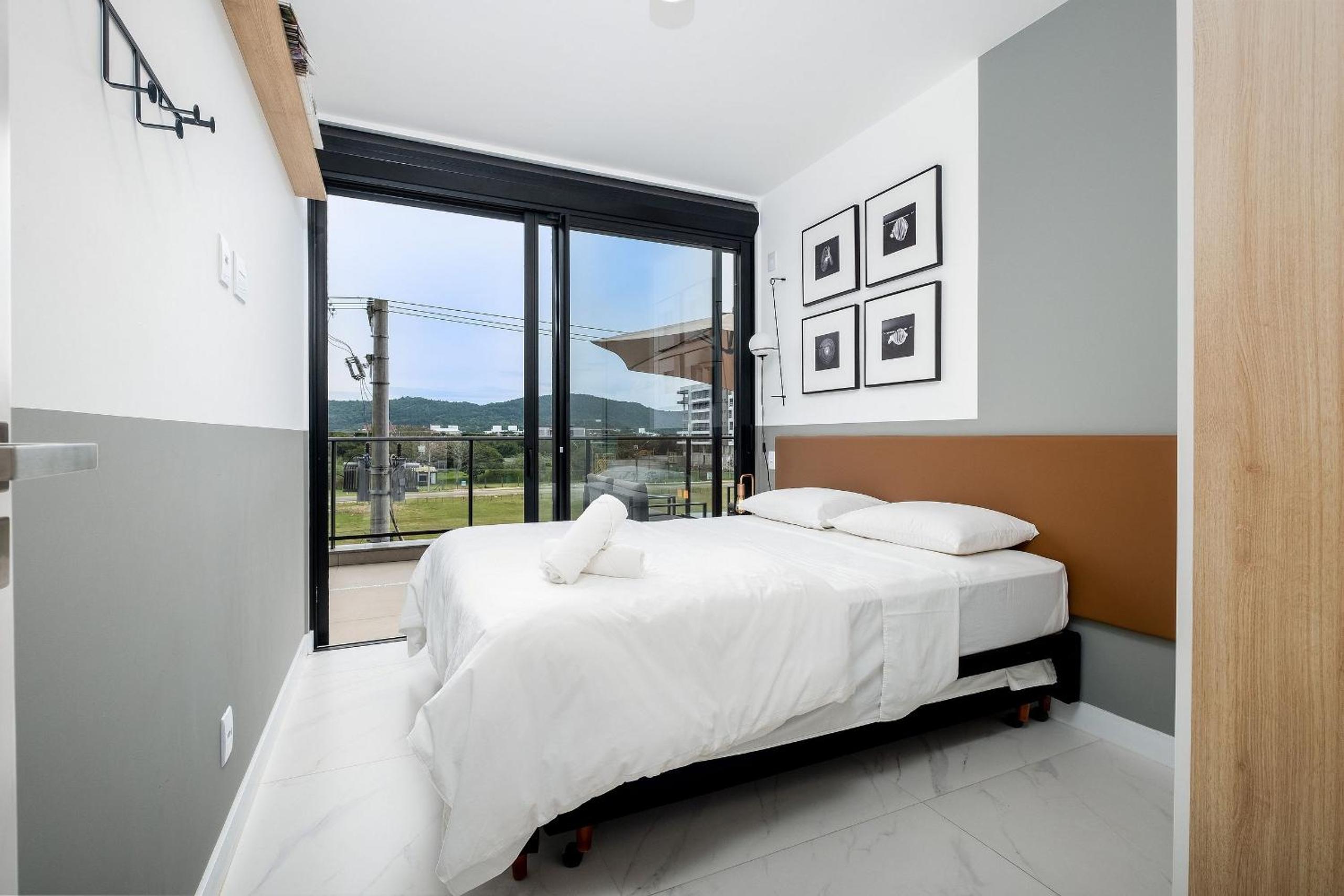 Apartment with/pool in Jurerê Internacional EPC204