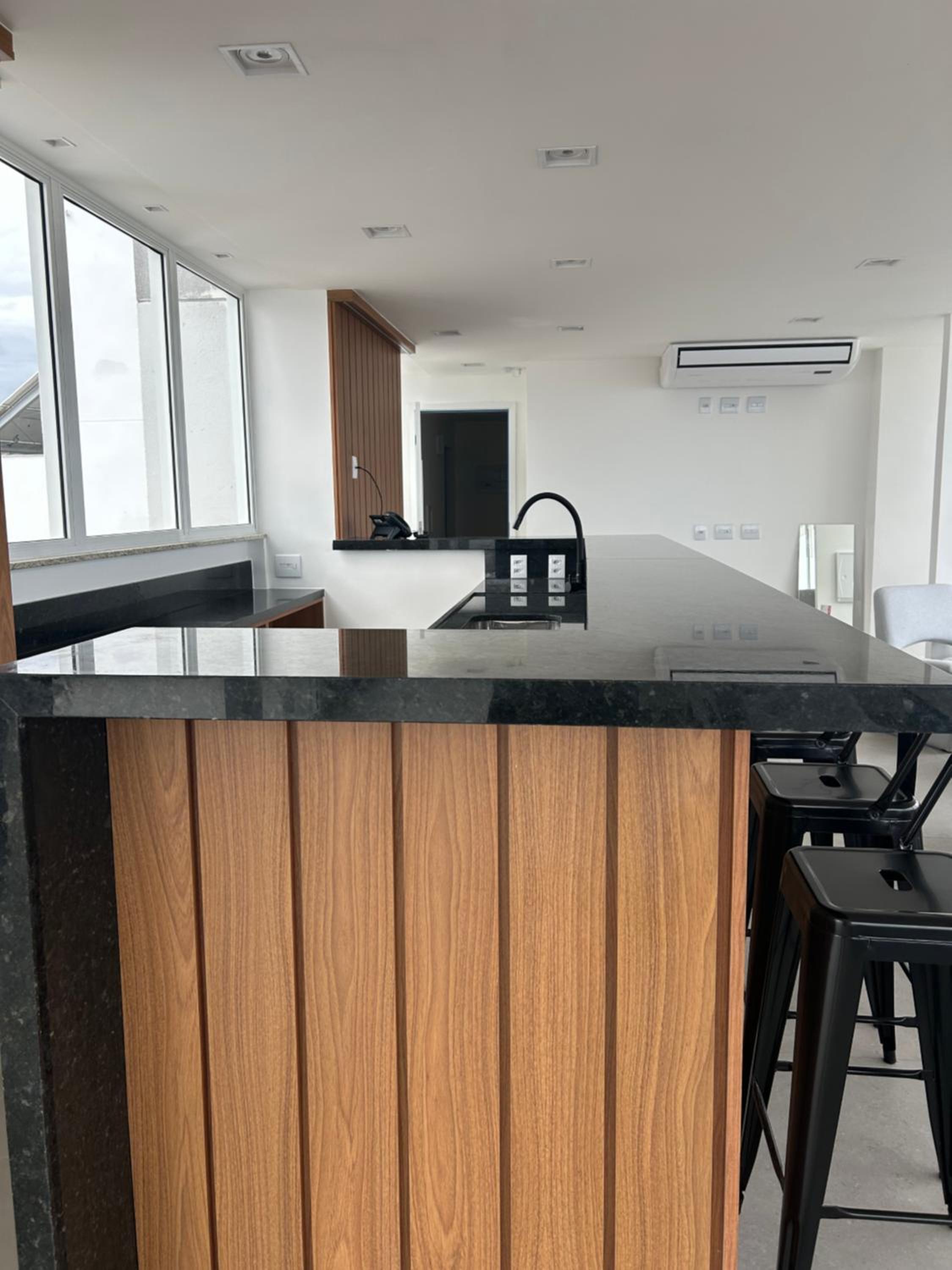 Uni Home 113 - COM ESTACIONAMENTO GRATUITO - Studio moderno e novo perto do MAC - Boa Viagem