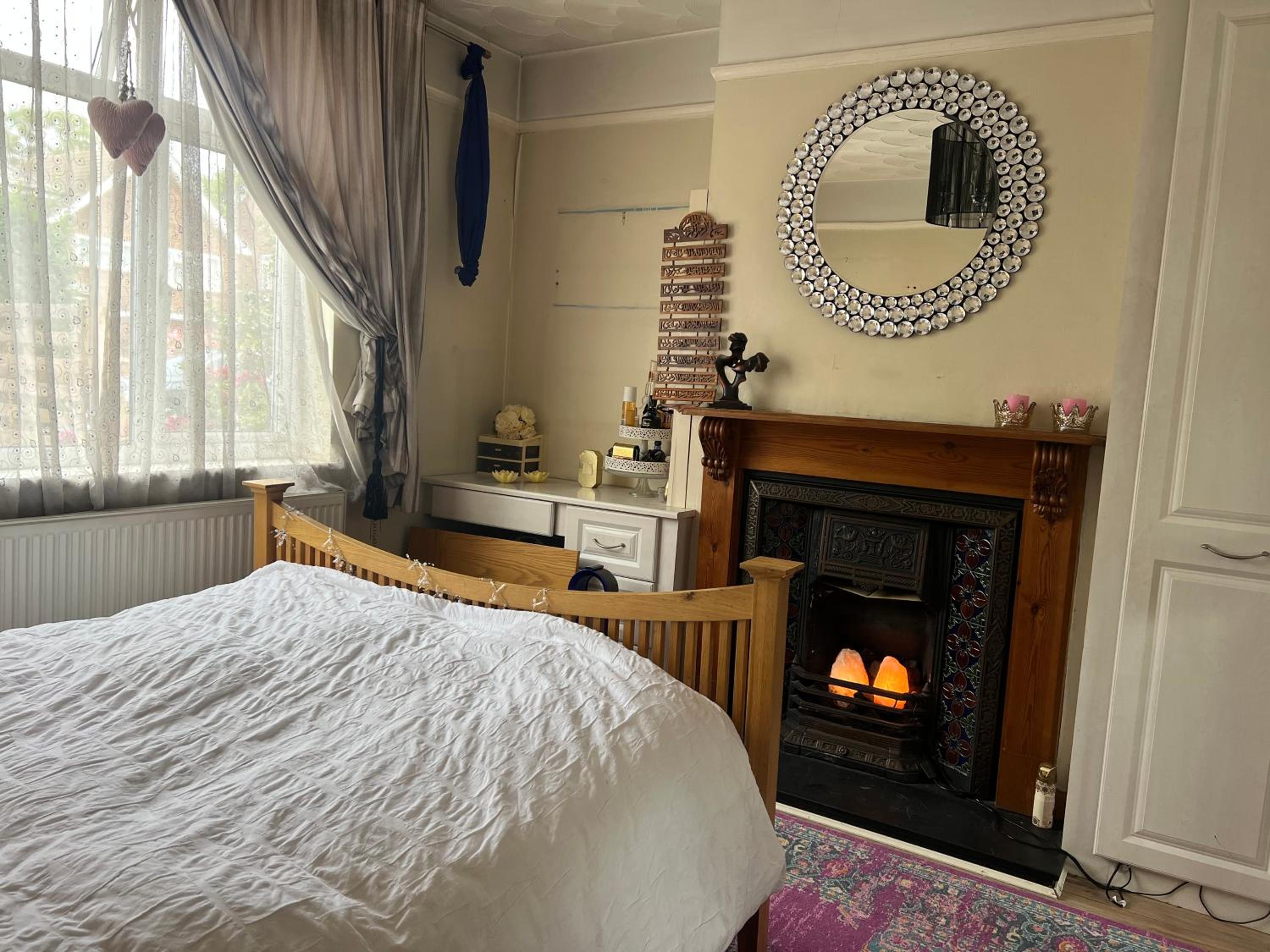 Spacious room in House