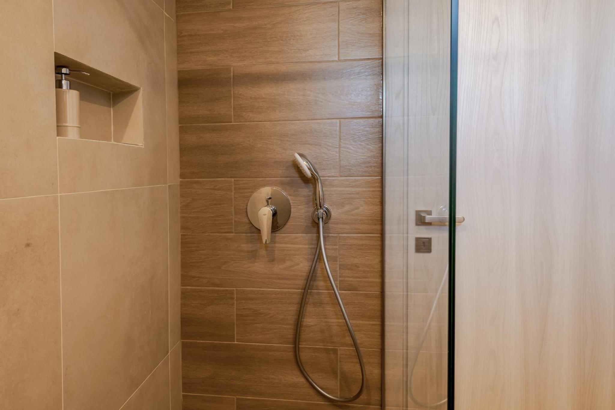 Restia tower apartments