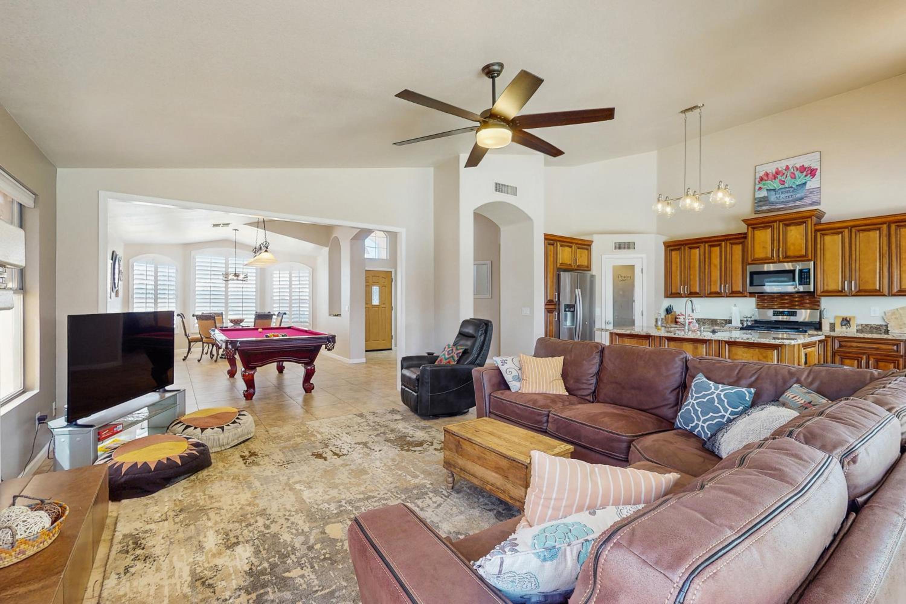 Private Pool, Yard and Pool Table! Avondale Abode