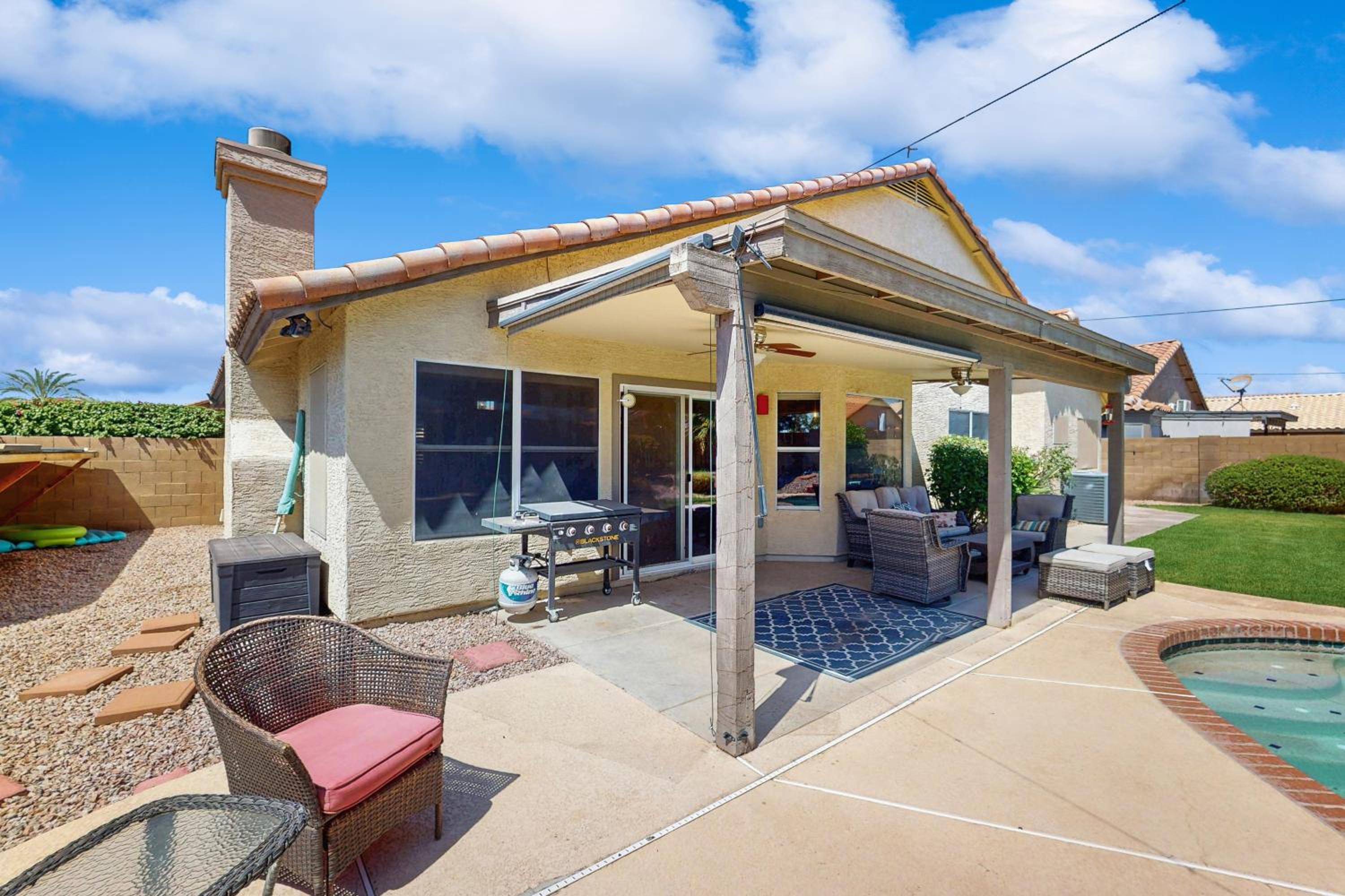 Private Pool, Yard and Pool Table! Avondale Abode