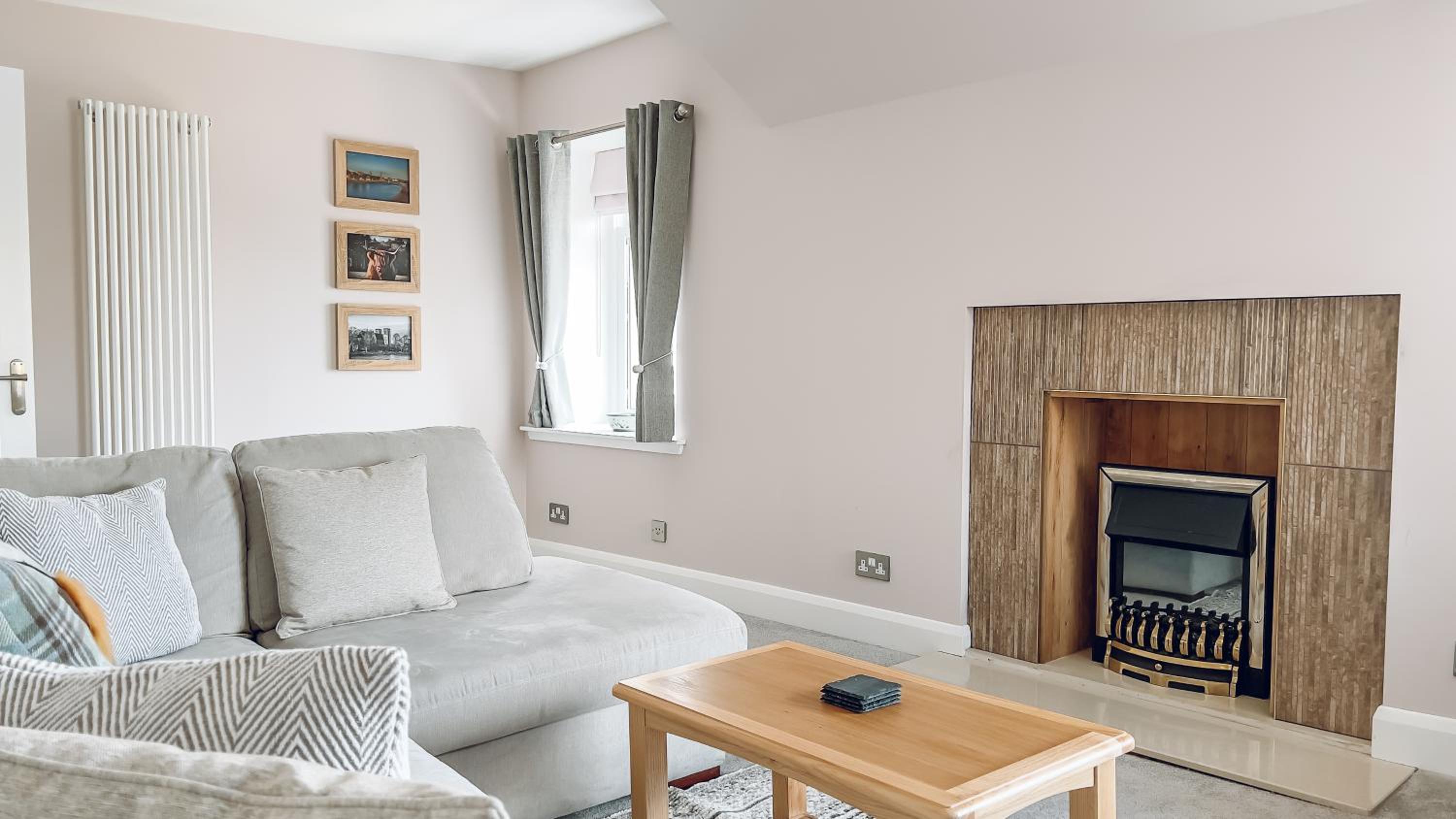 River-View Loft, sleeps 4, with parking