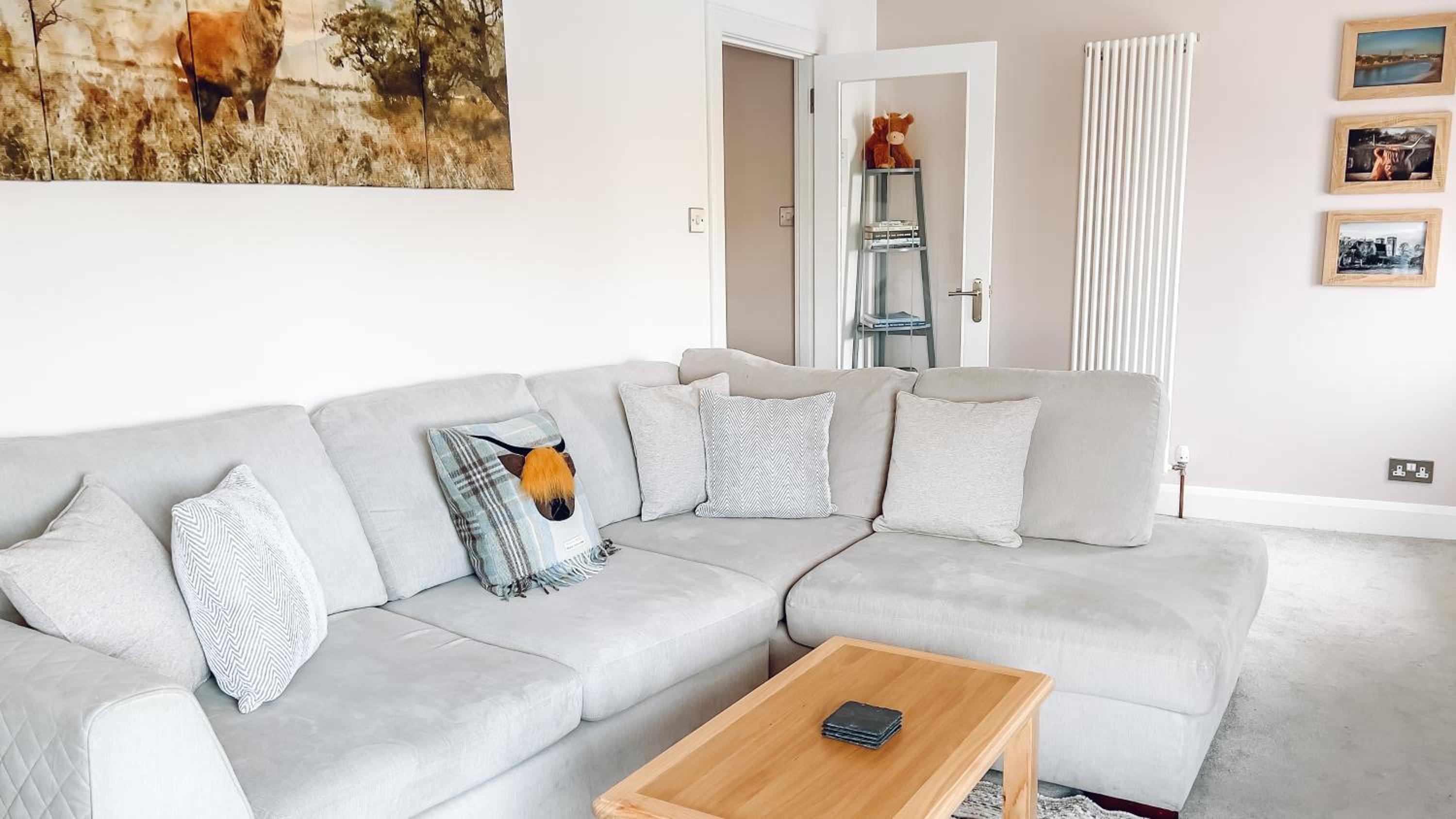 River-View Loft, sleeps 4, with parking