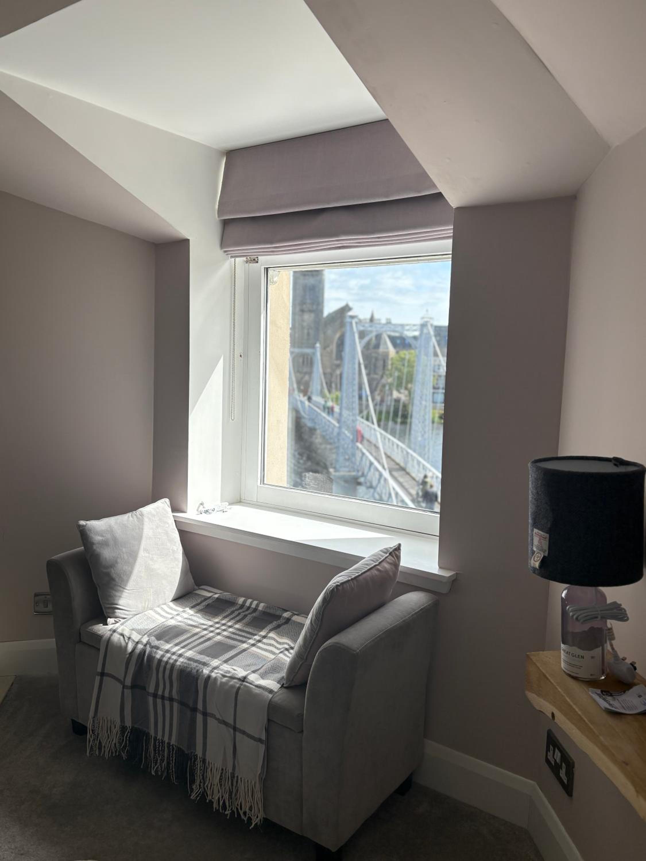 River-View Loft, sleeps 4, with parking