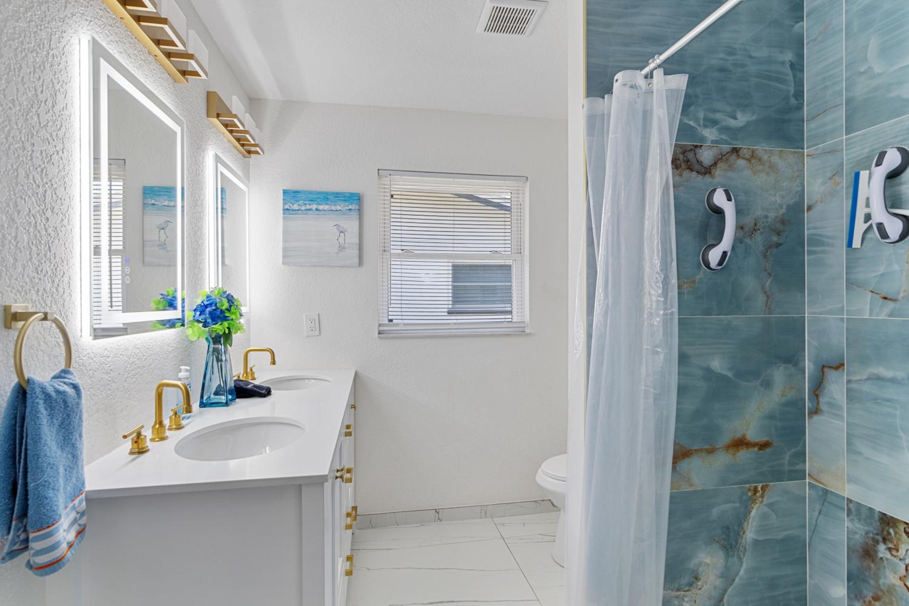 Largo, Fl Heated Pool 8 Beds 1 Mile to Beach Pets