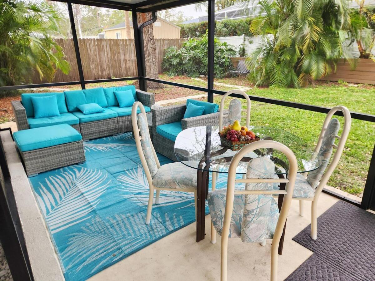 Largo, Fl Heated Pool 8 Beds 1 Mile to Beach Pets