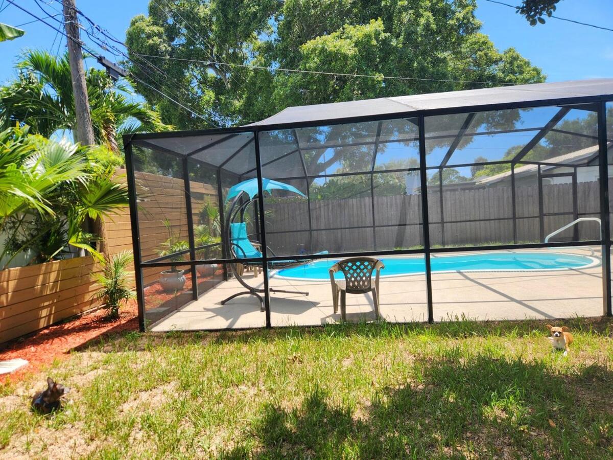 Largo, Fl Heated Pool 8 Beds 1 Mile to Beach Pets