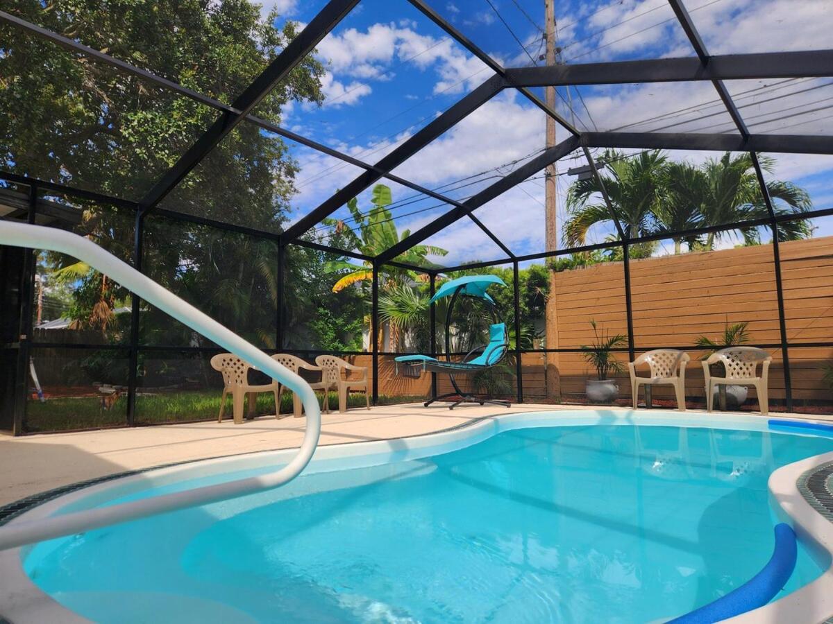 Largo, Fl Heated Pool 8 Beds 1 Mile to Beach Pets