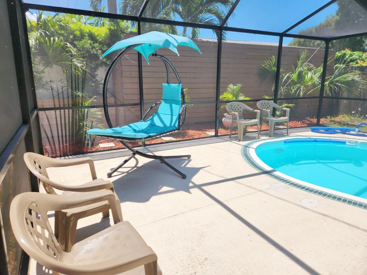 Largo, Fl Heated Pool 8 Beds 1 Mile to Beach Pets