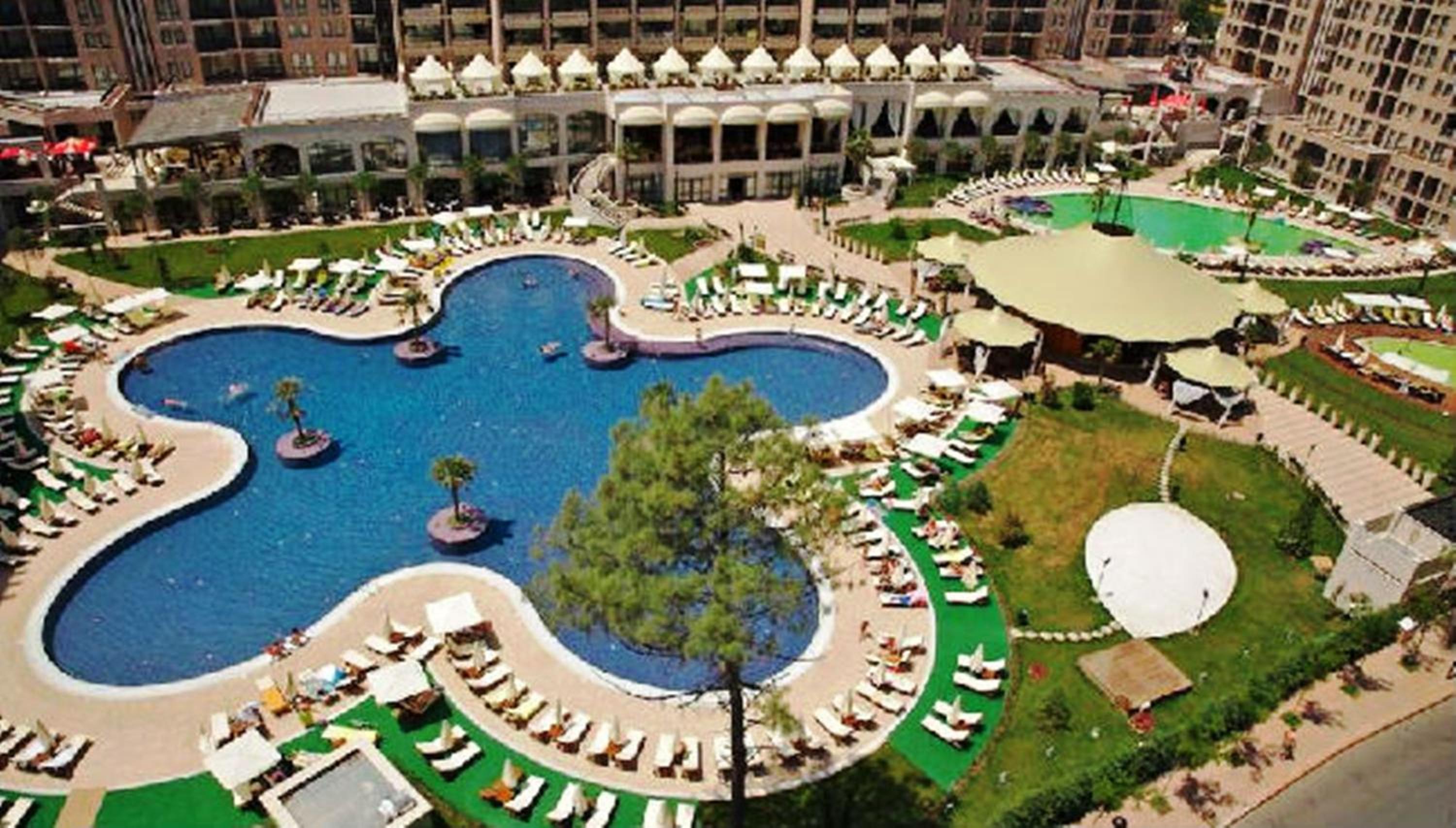 Menada Apartments in Royal Beach