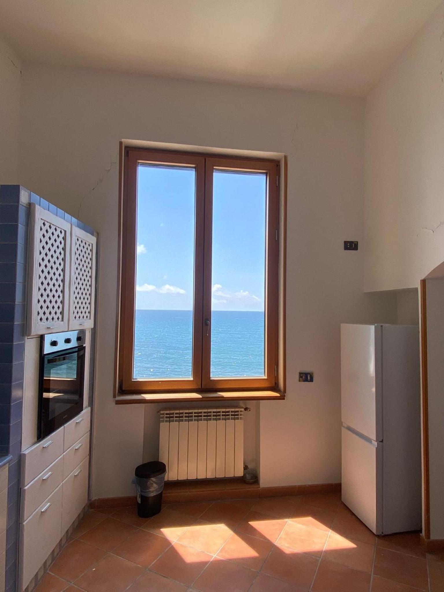 Speziali vista mare