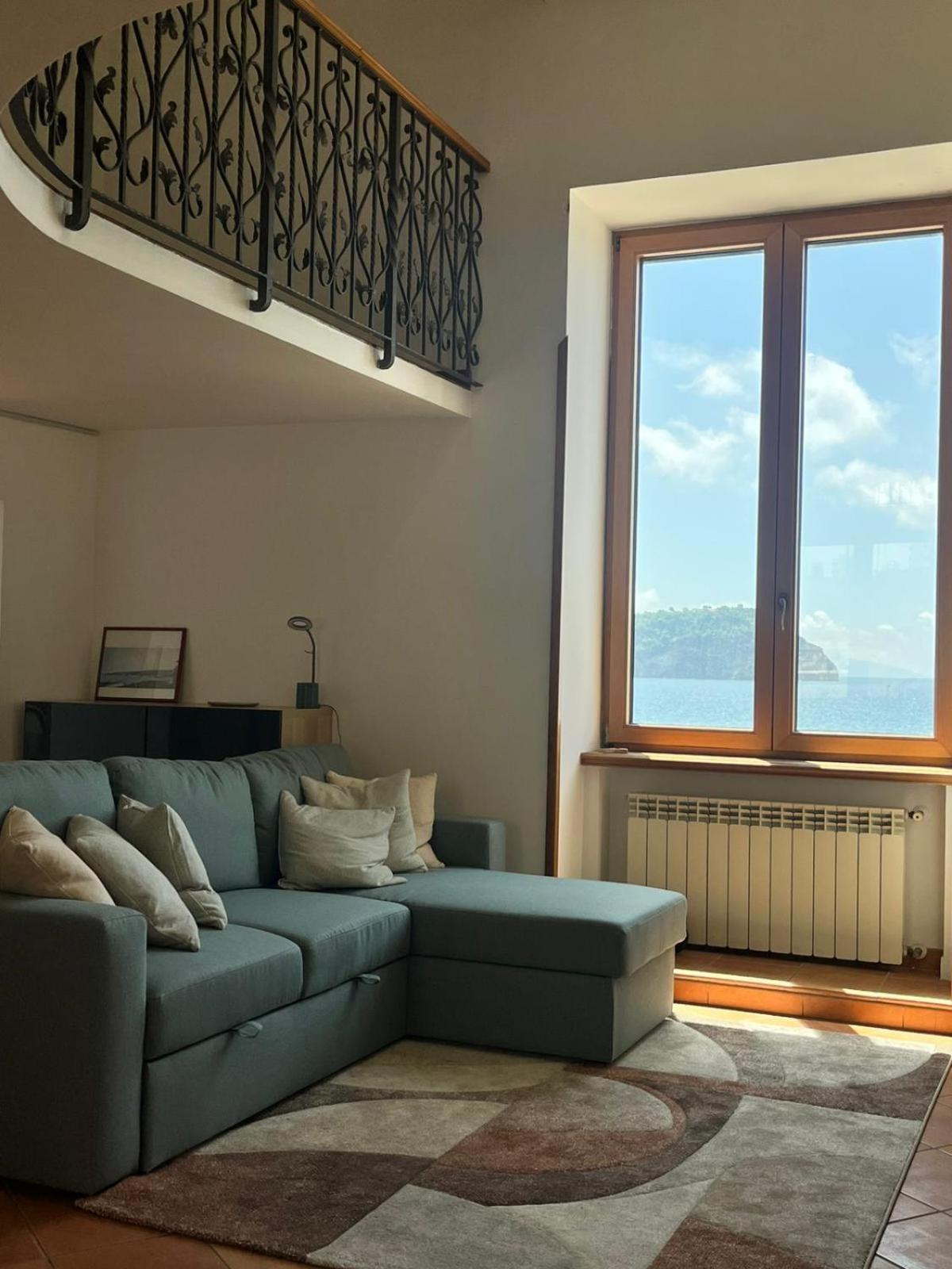 Speziali vista mare