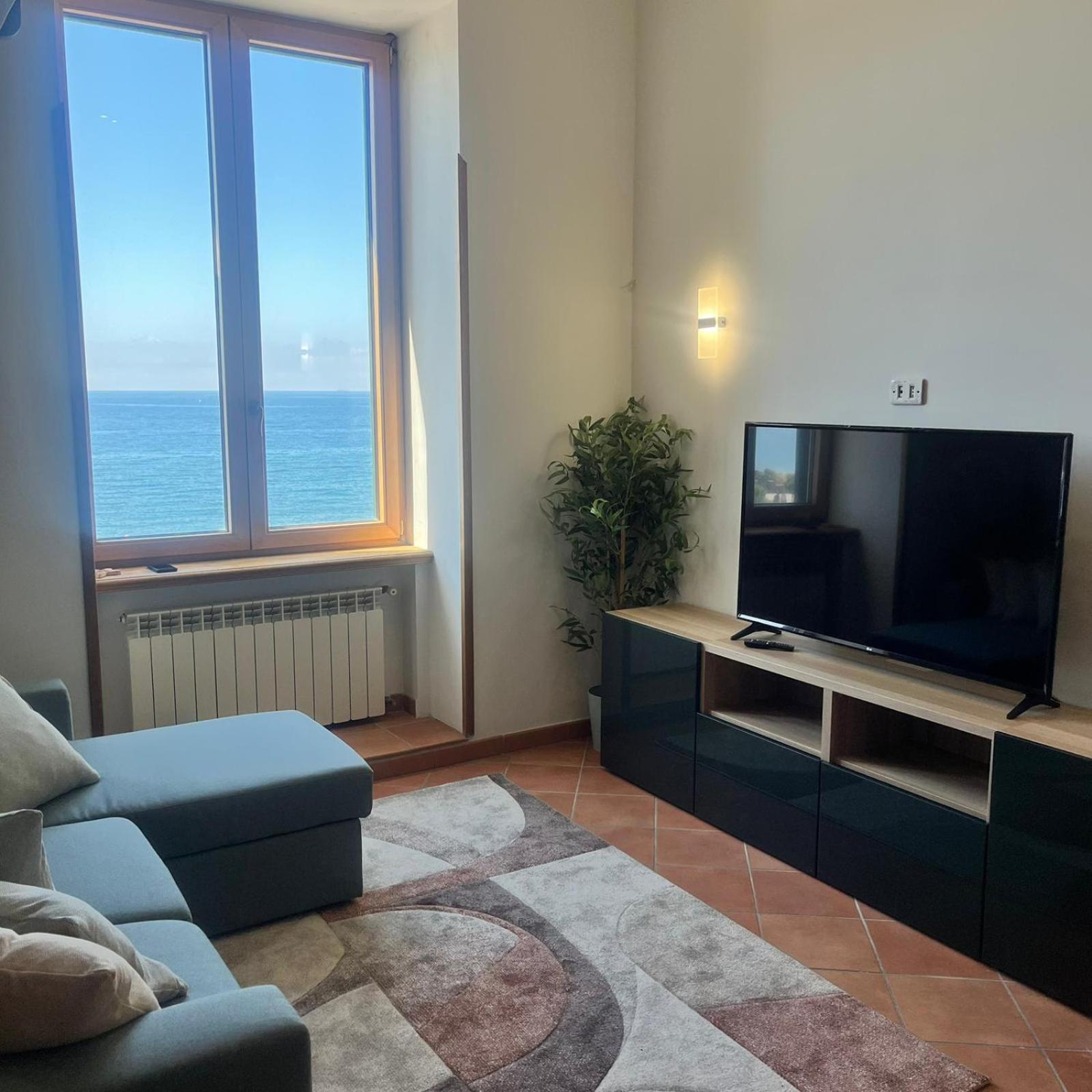 Speziali vista mare