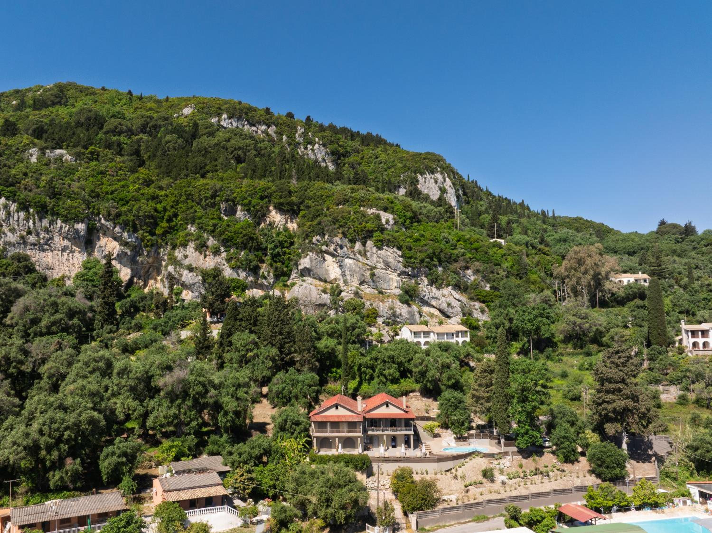 The Summit Escape House