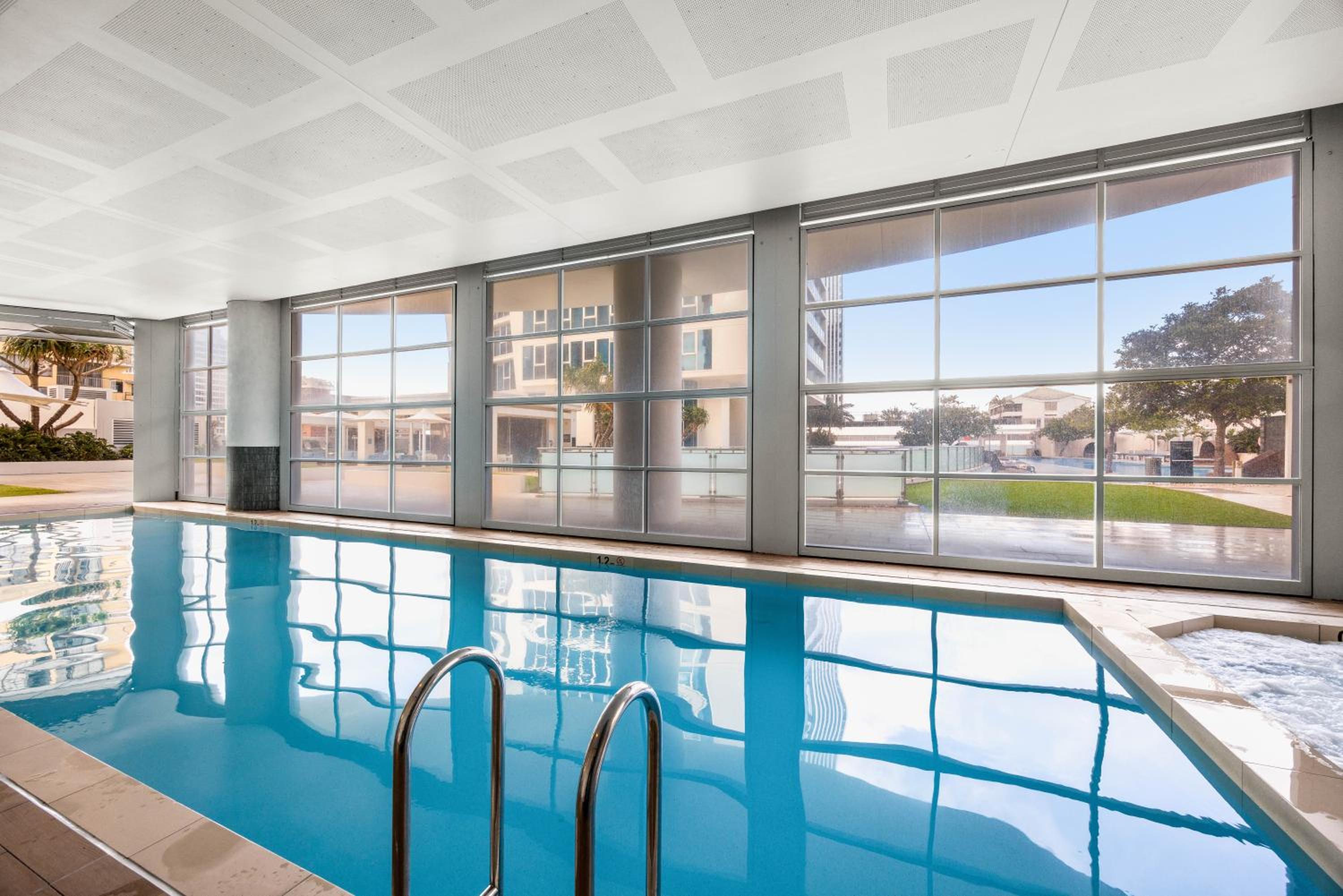 Stylish Private Apartment with Ocean Views in Hilton