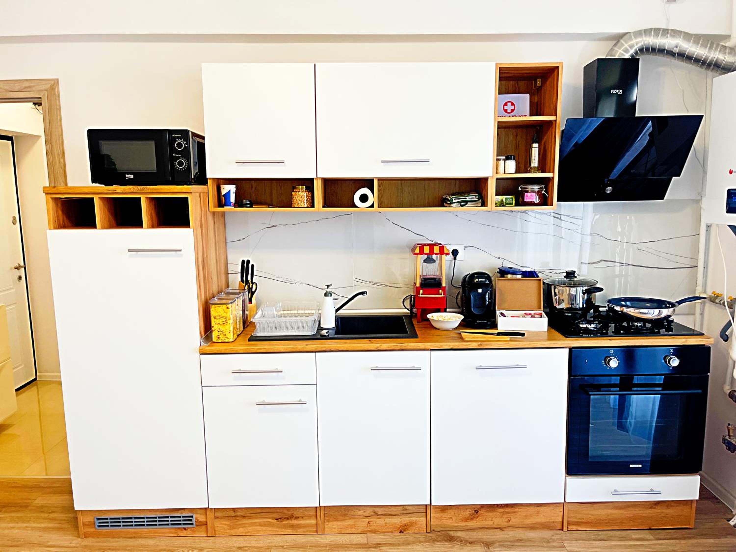 ChicStudio Full Kitchen AC Free Parking Popcorn