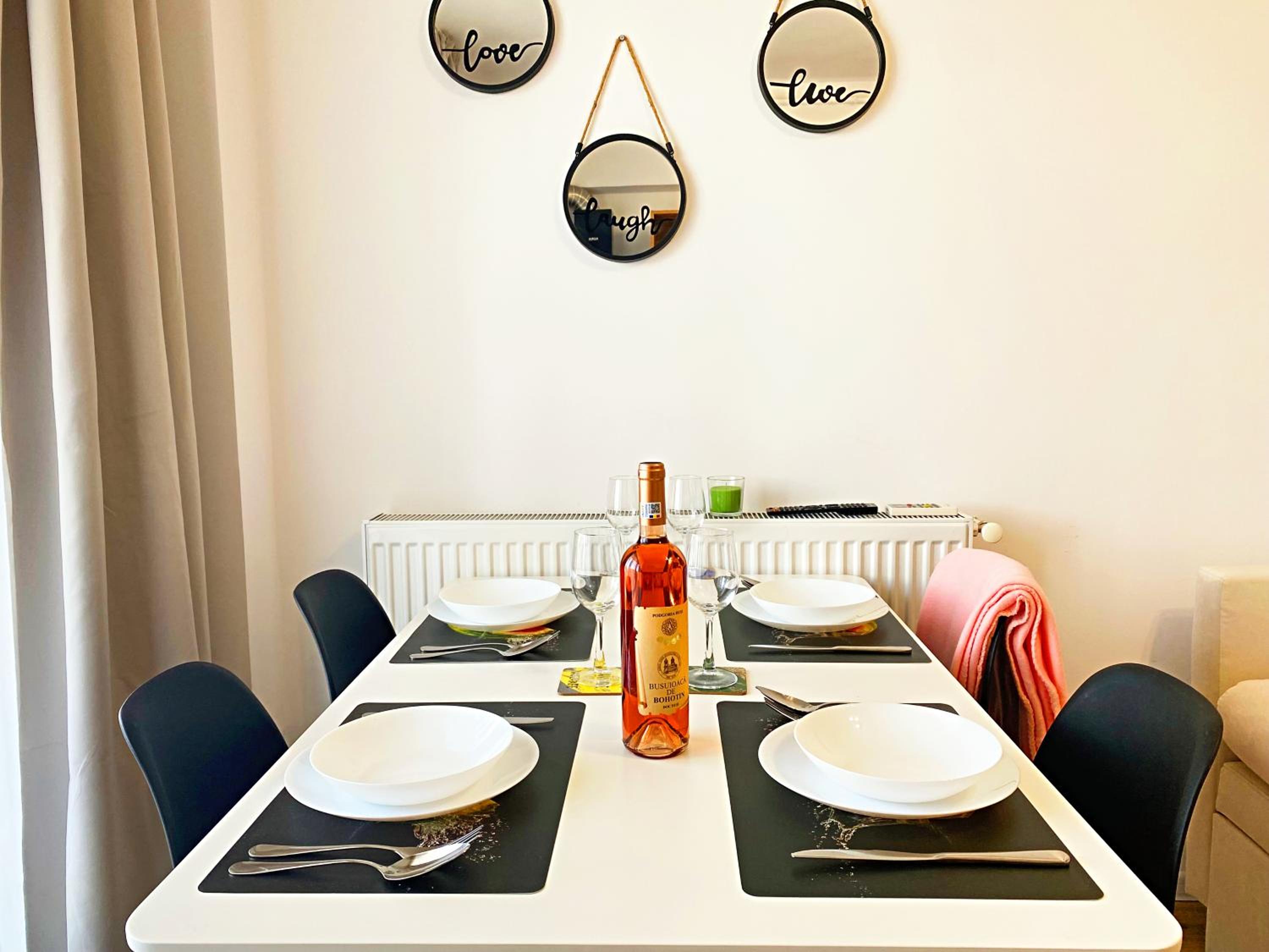 ChicStudio Full Kitchen AC Free Parking Popcorn